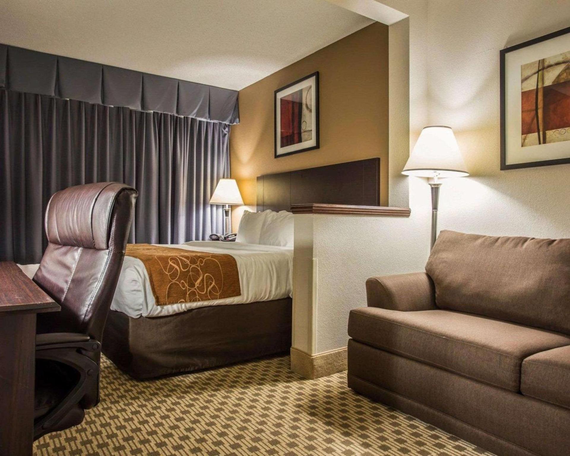 Comfort Suites Lumberton North photo 9