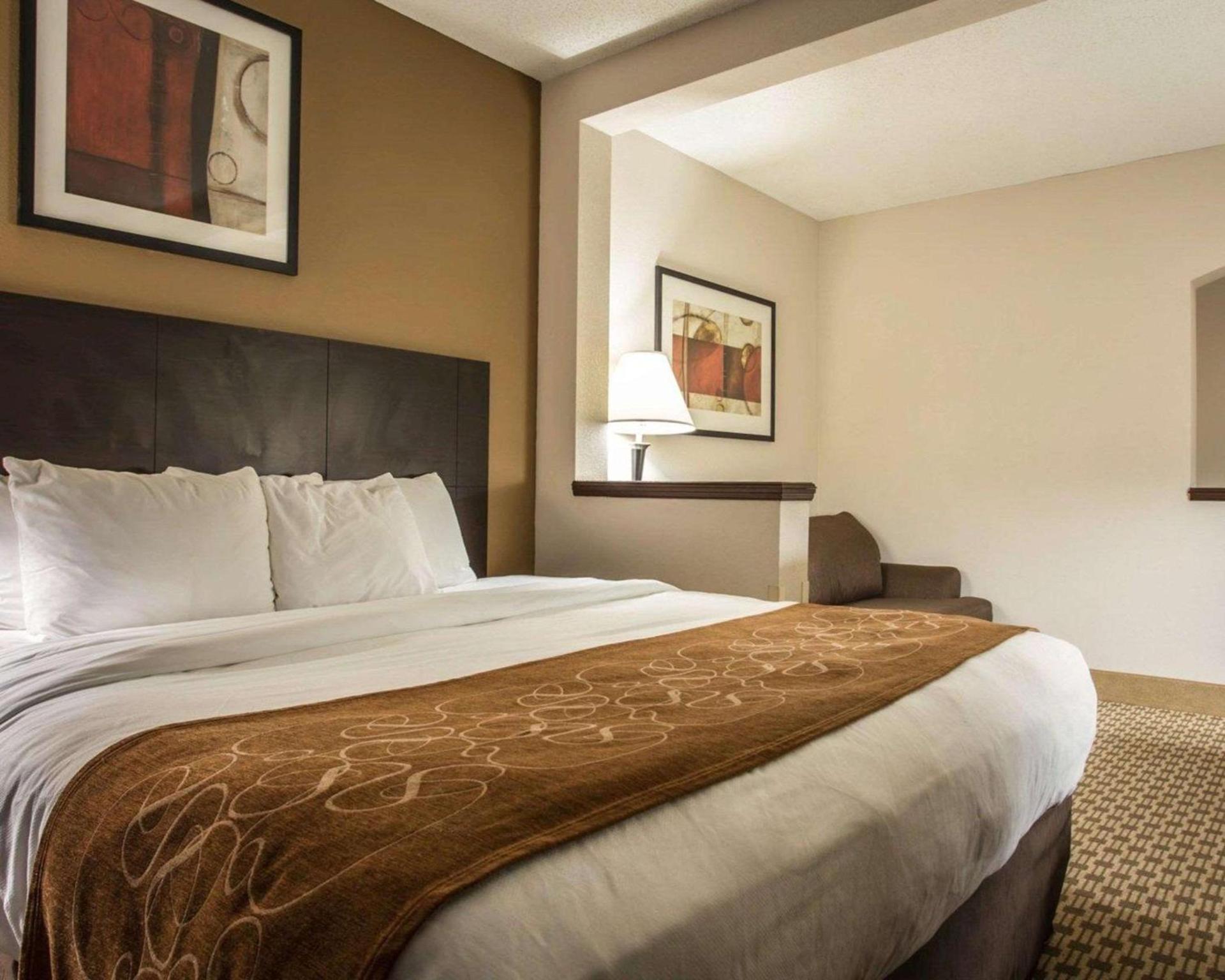Comfort Suites Lumberton North photo 13