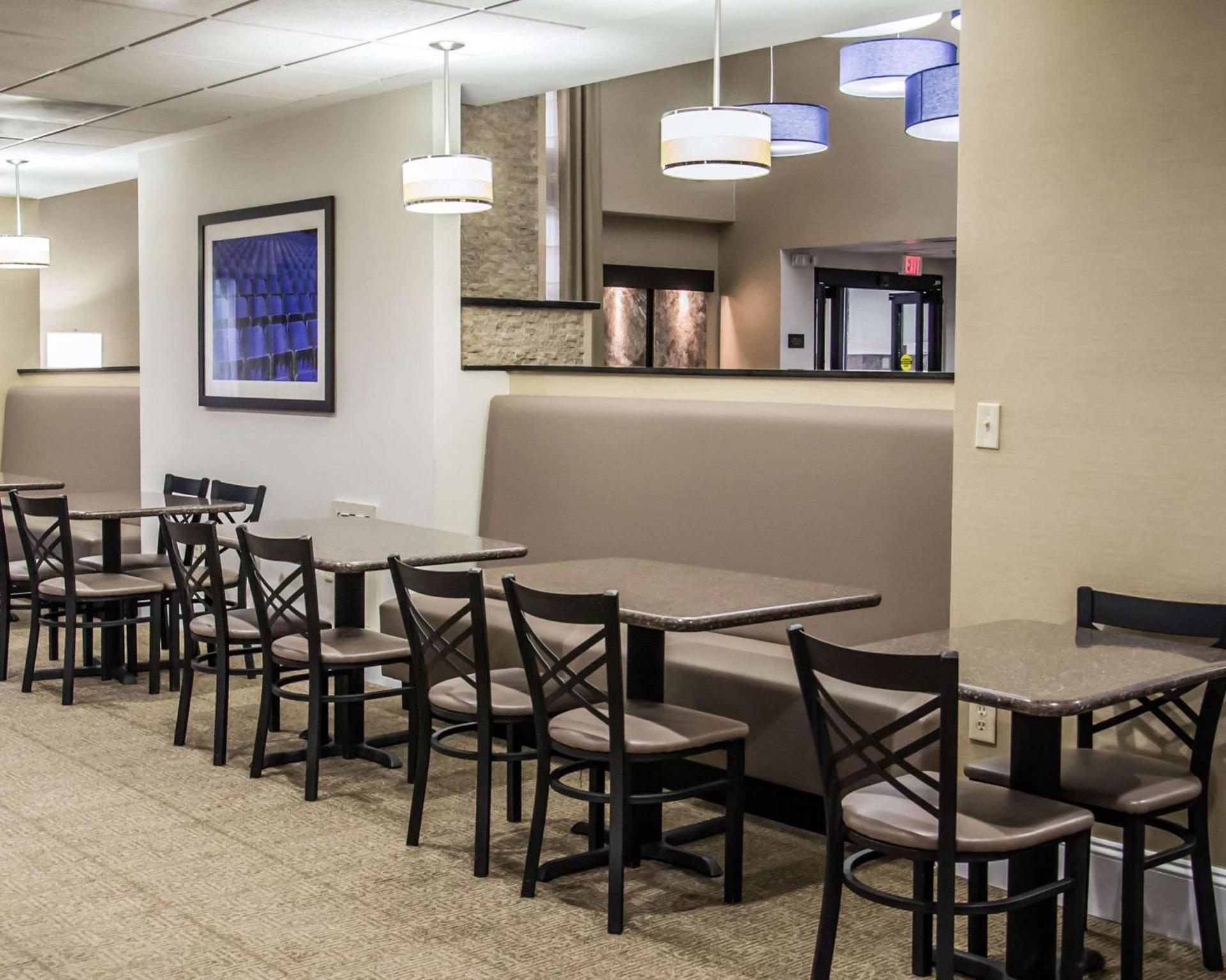 Comfort Suites University - Research Park photo 22