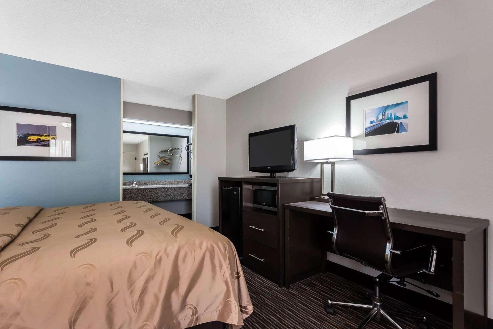 Quality Inn & Suites Mooresville-Lake Norman photo 18
