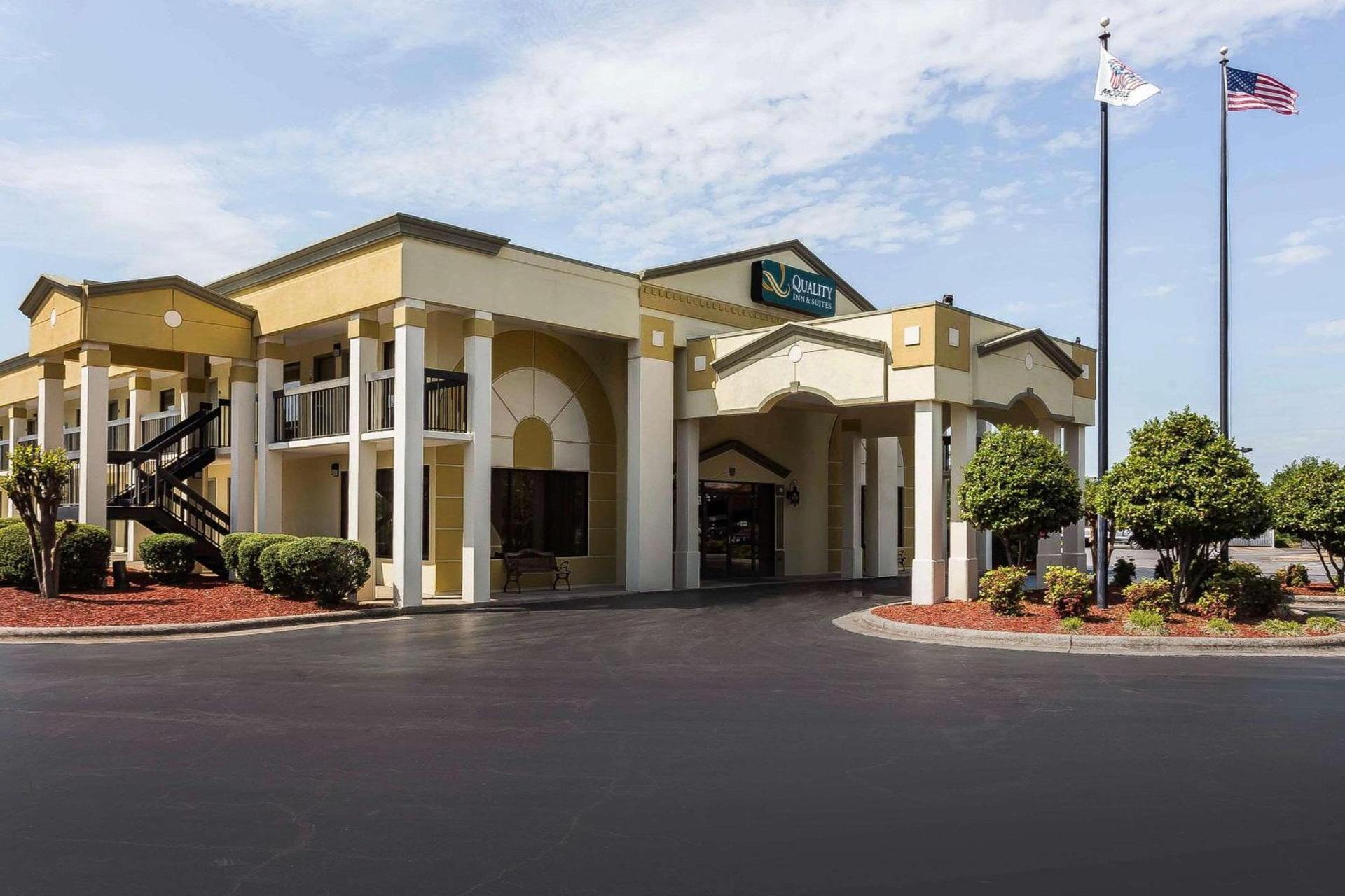 Quality Inn & Suites Mooresville-Lake Norman photo 2
