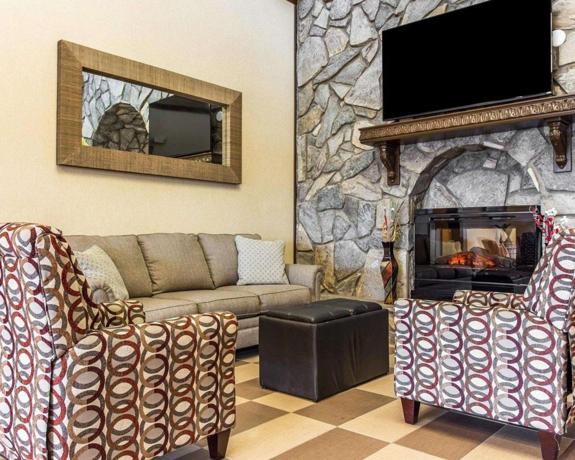 Quality Suites Hickory South photo 3
