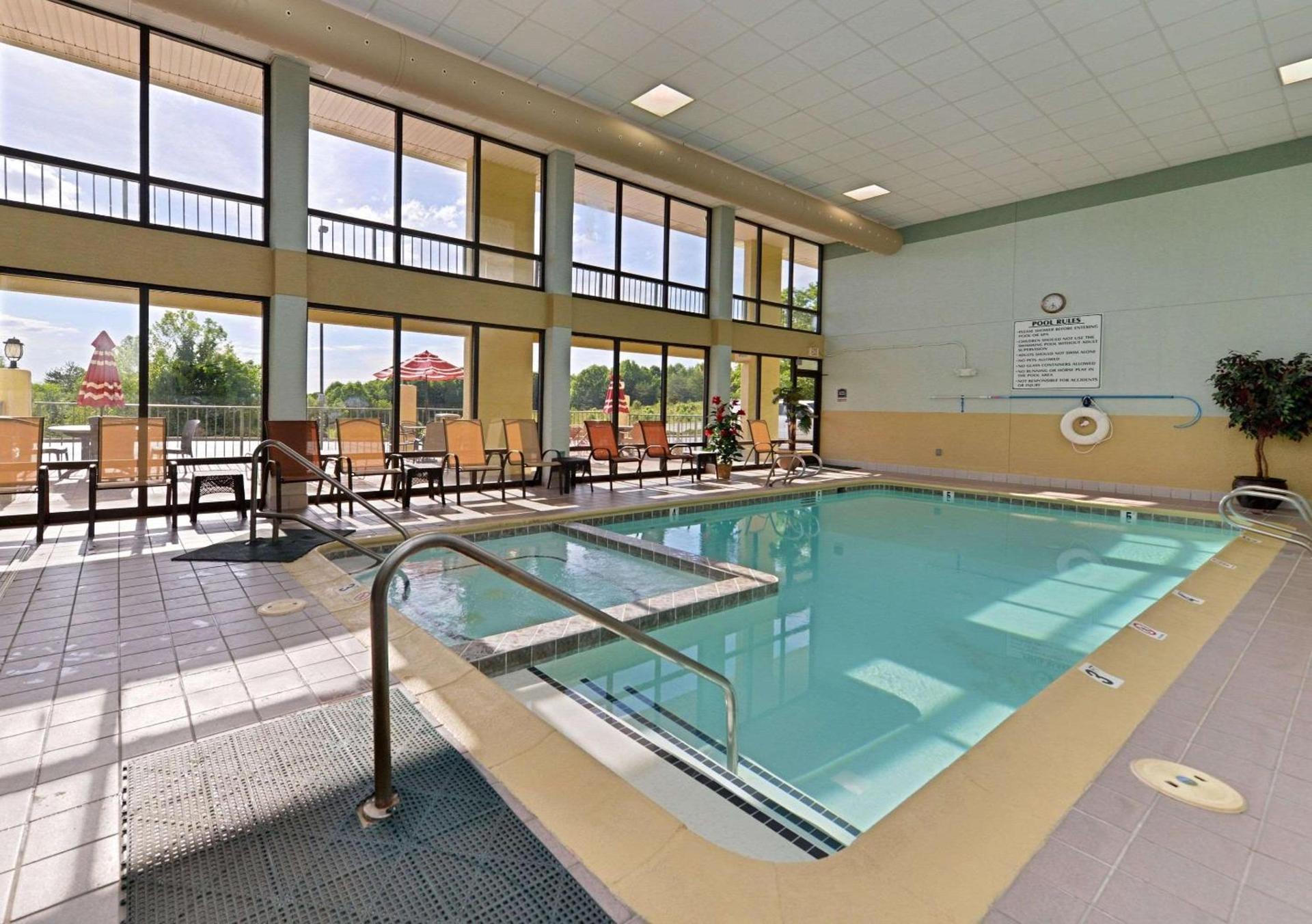 Quality Inn Jonesville I-77 photo 13