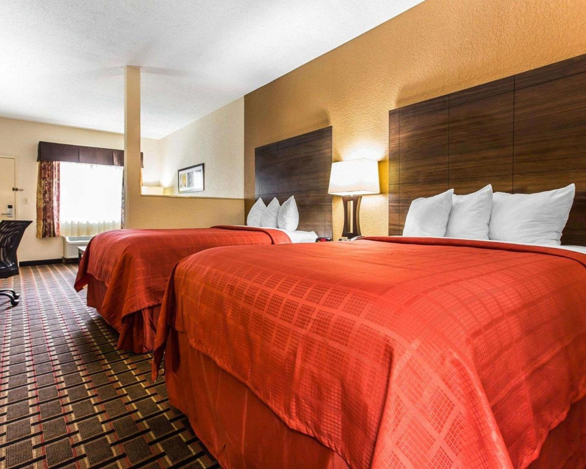 Quality Suites Hickory South photo 11