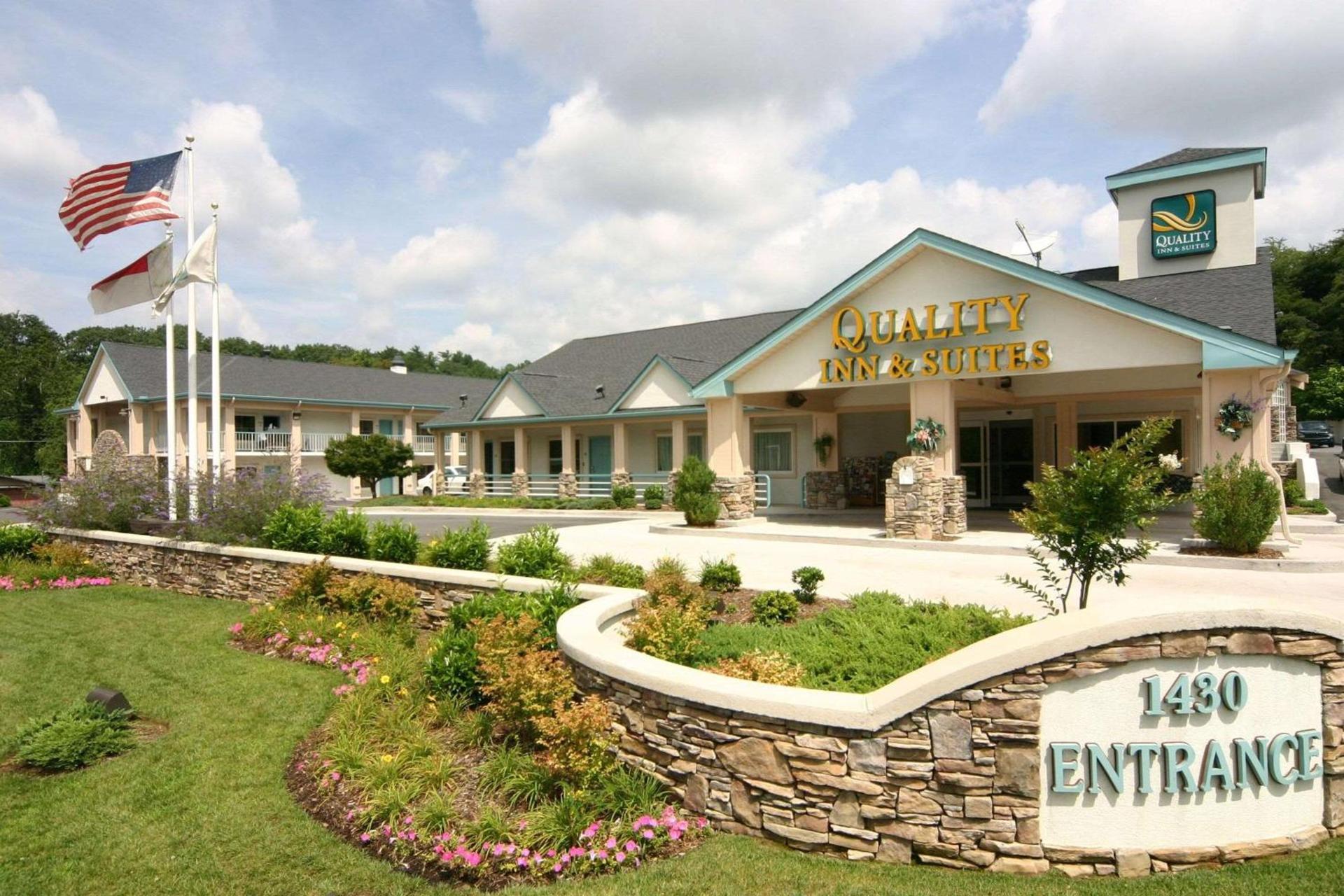 Quality Inn & Suites Biltmore East photo 1