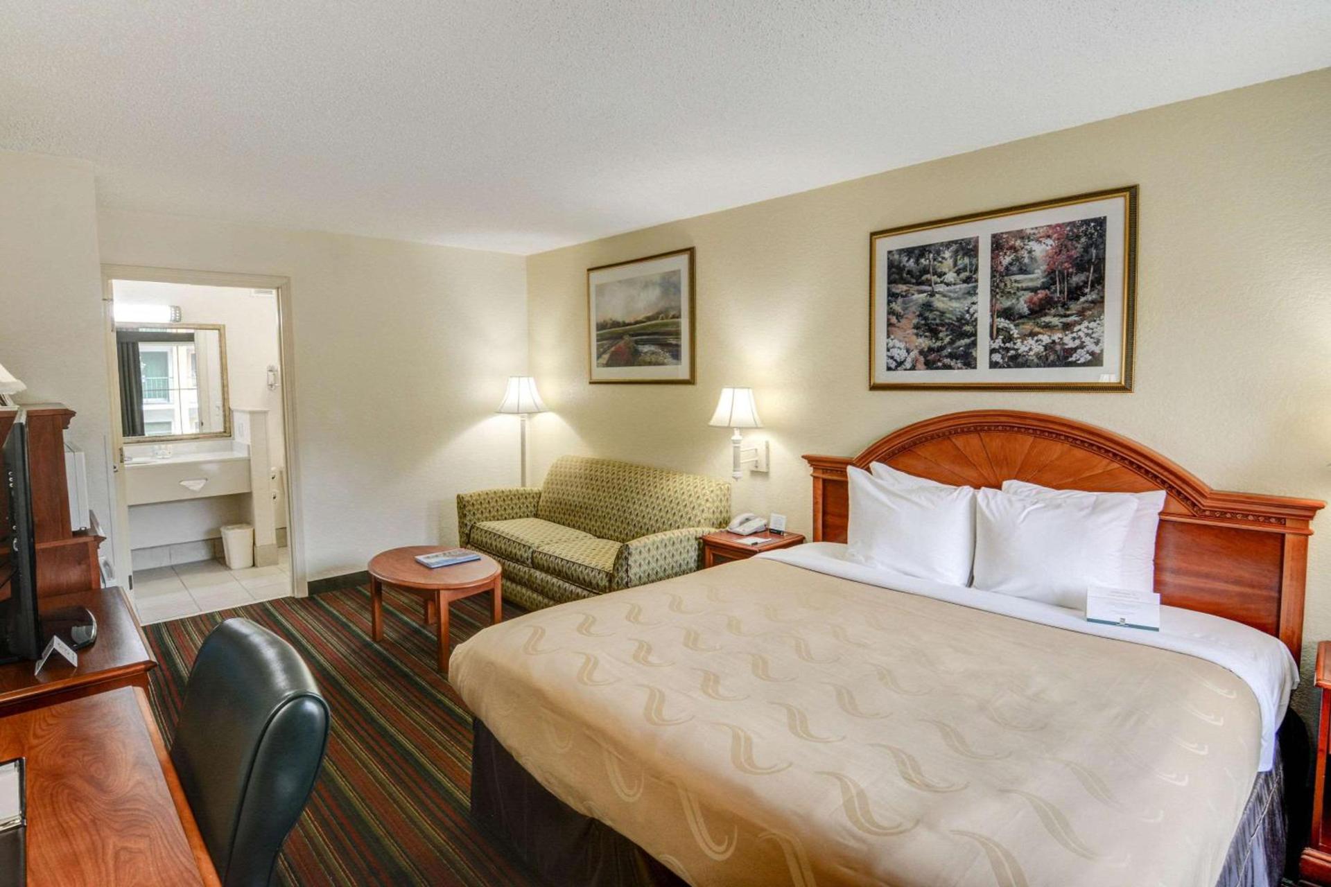 Quality Inn & Suites Biltmore East photo 5