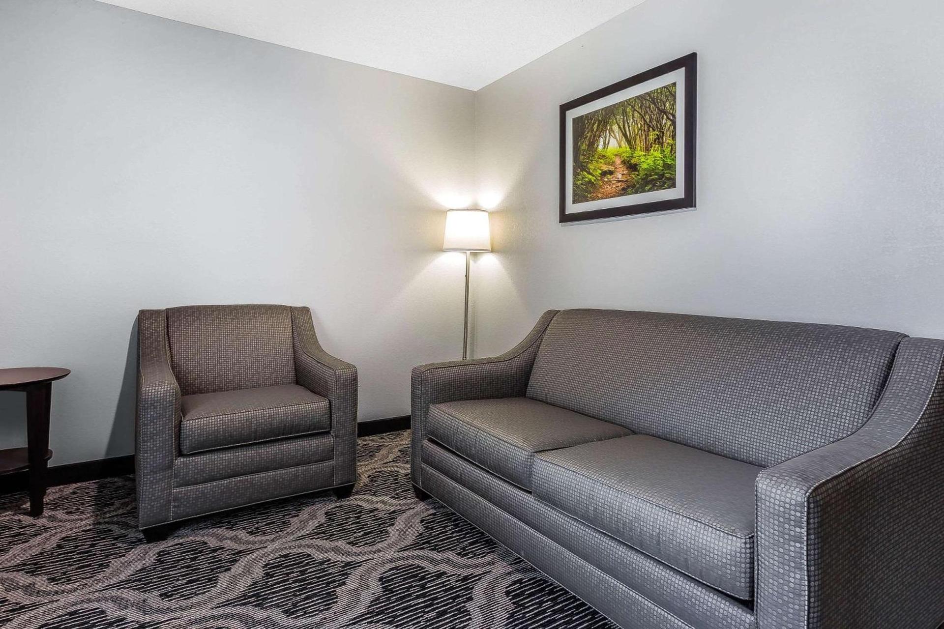 Quality Suites Pineville - Charlotte photo 12