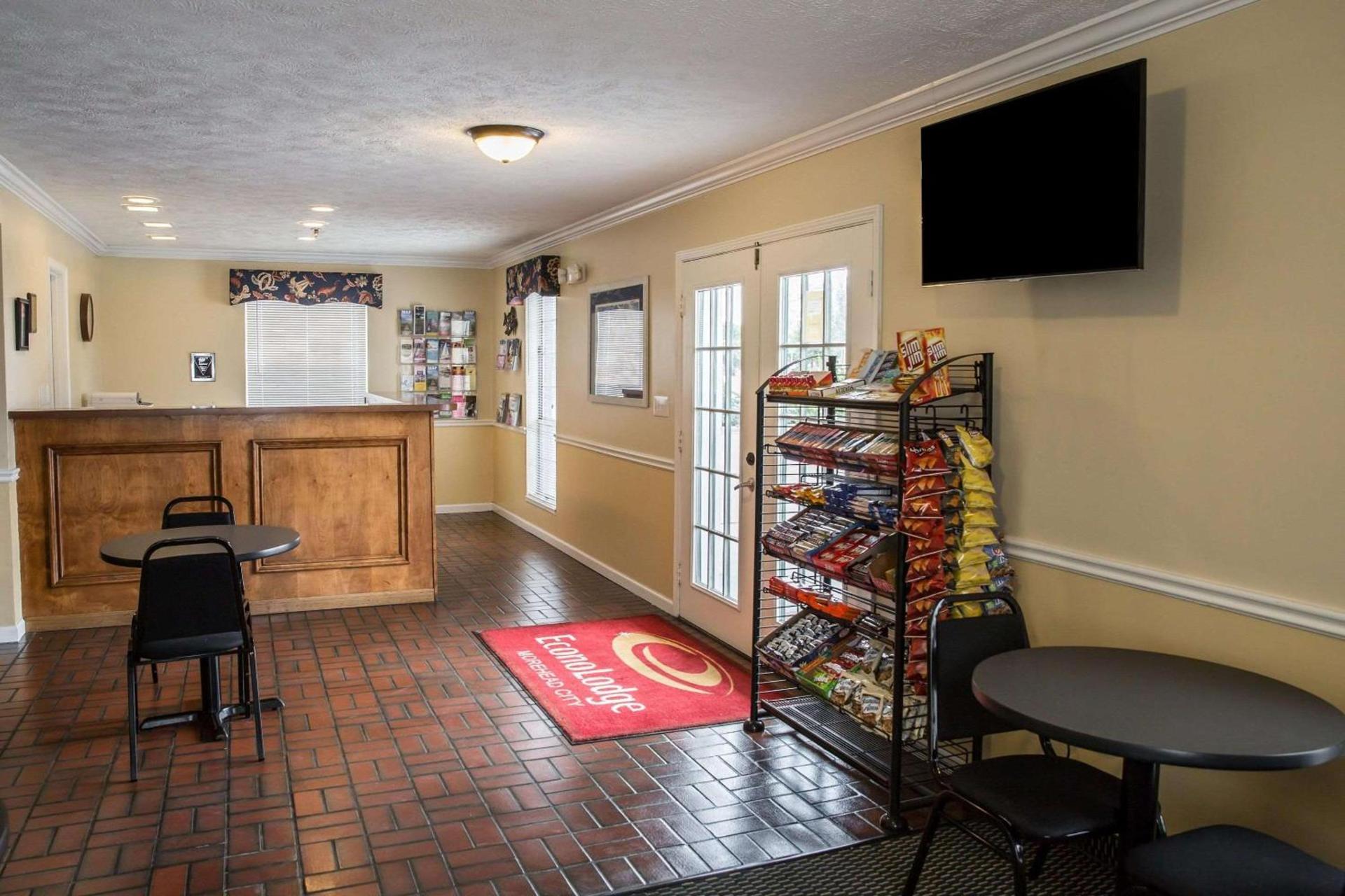 Econo Lodge Crystal Coast photo 18