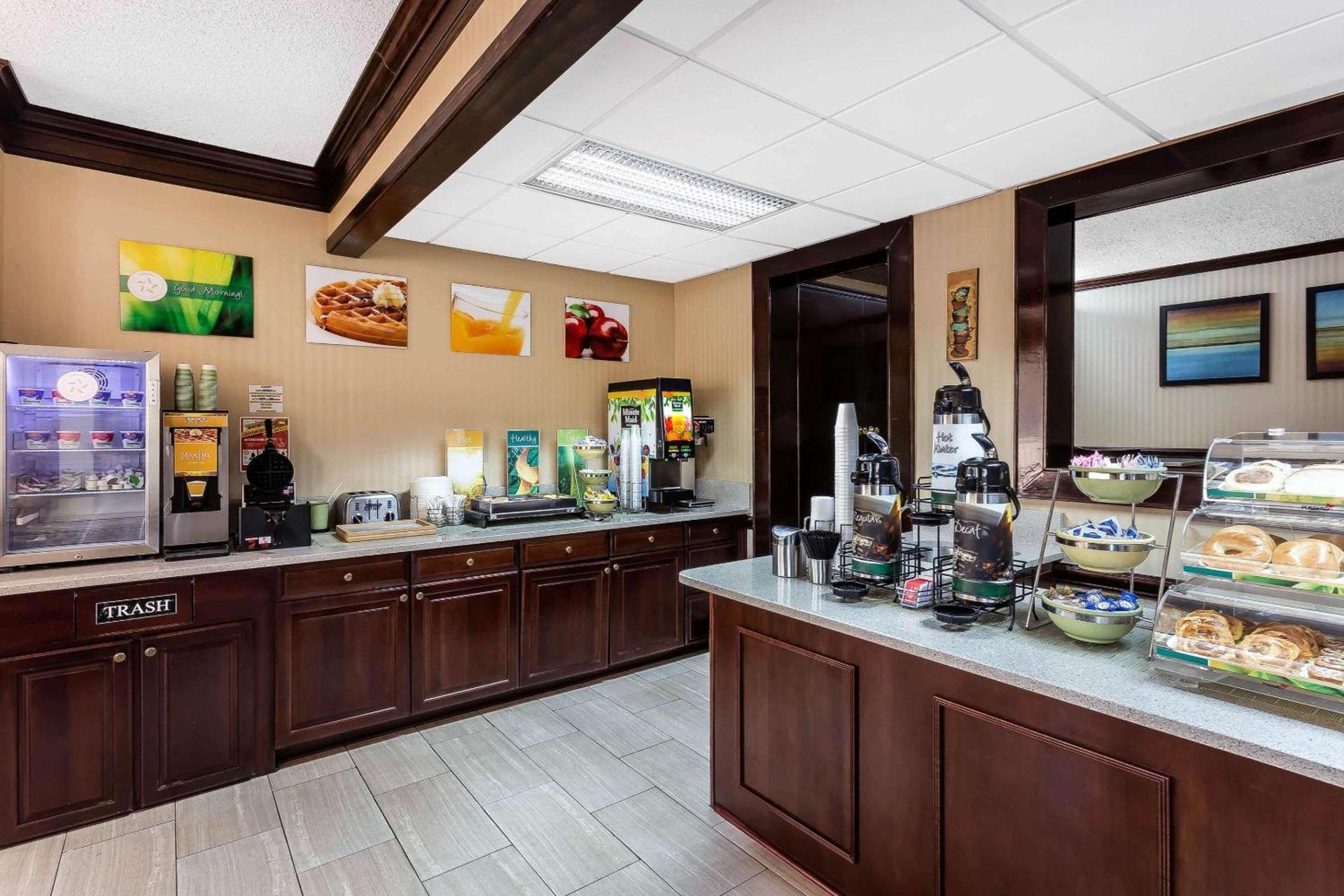 Quality Inn & Suites Mooresville-Lake Norman photo 26