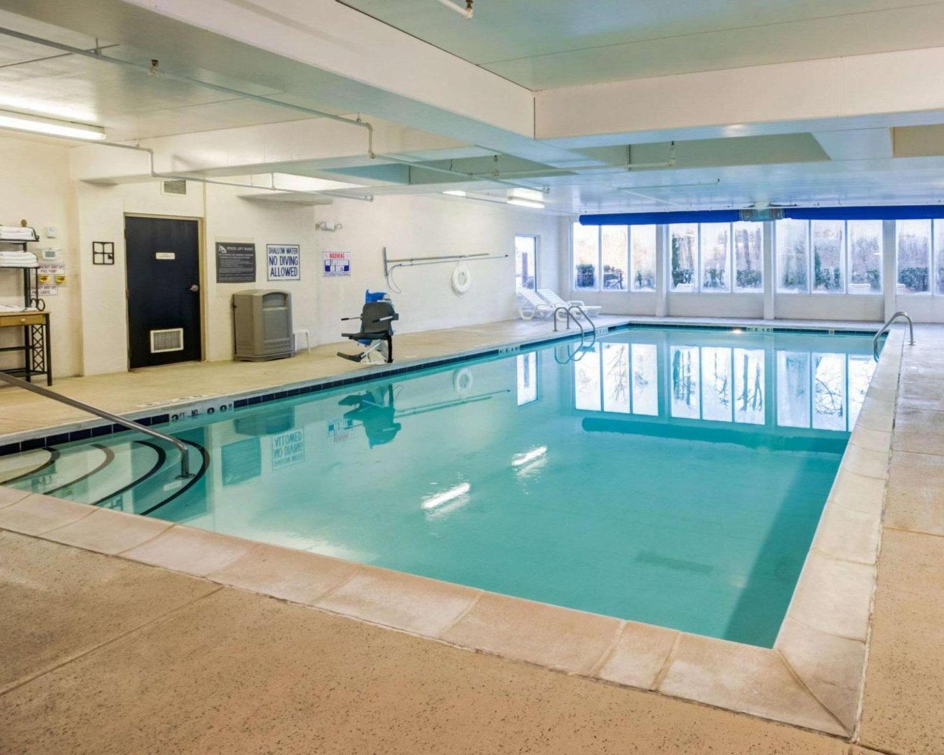Charlotte Suites by IHG photo 20
