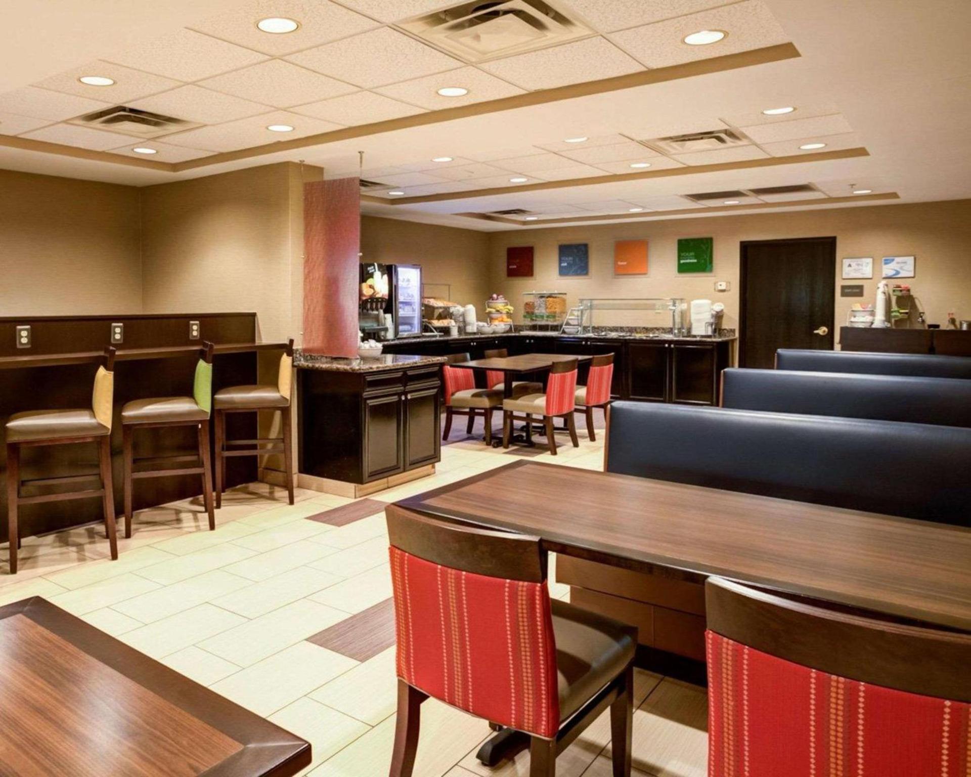 Charlotte Suites by IHG photo 29