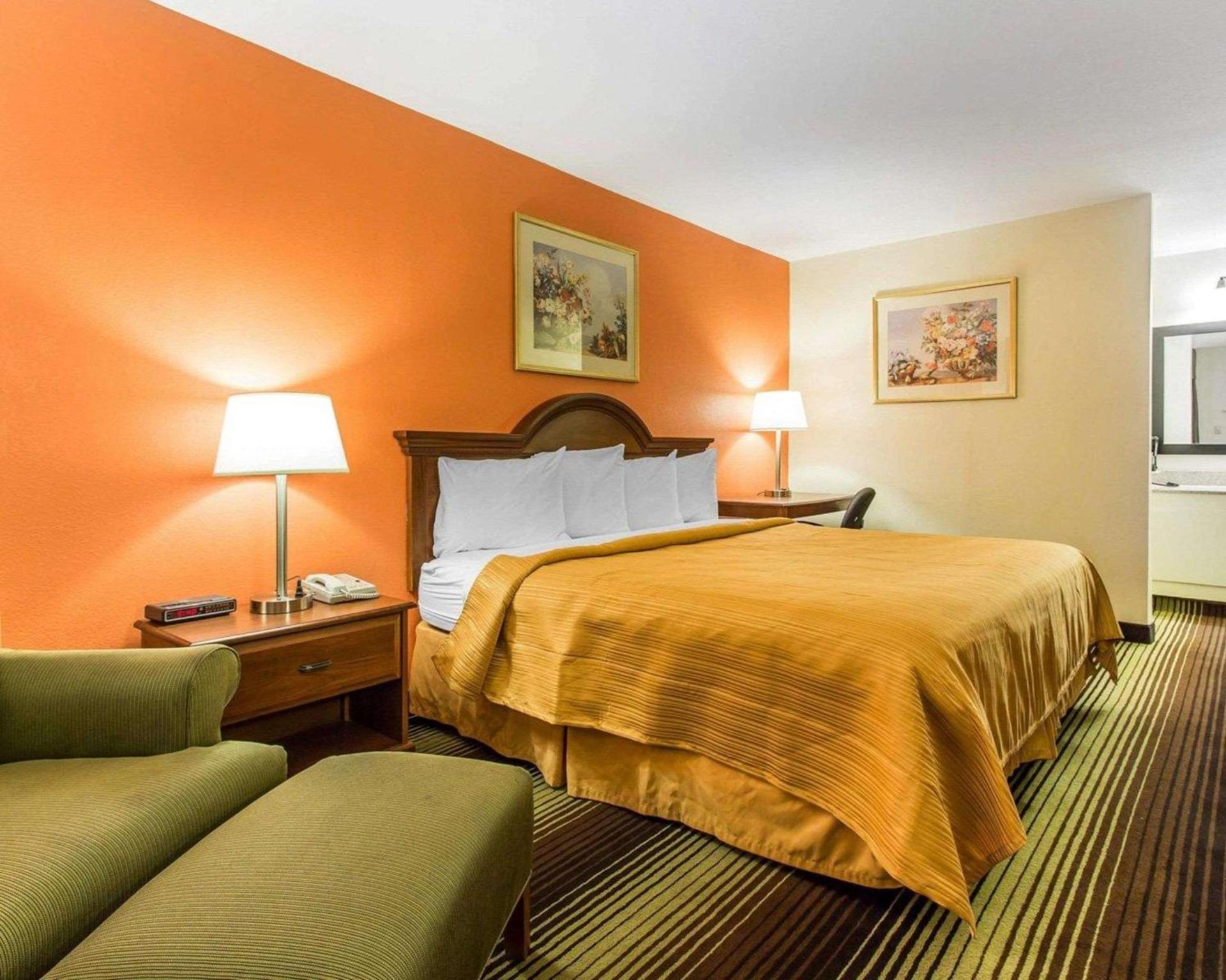 Townhouse Winston Salem - University photo 3