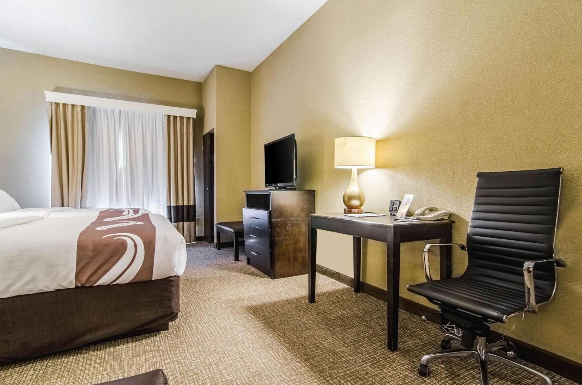Quality Suites Graham - Burlington South photo 14