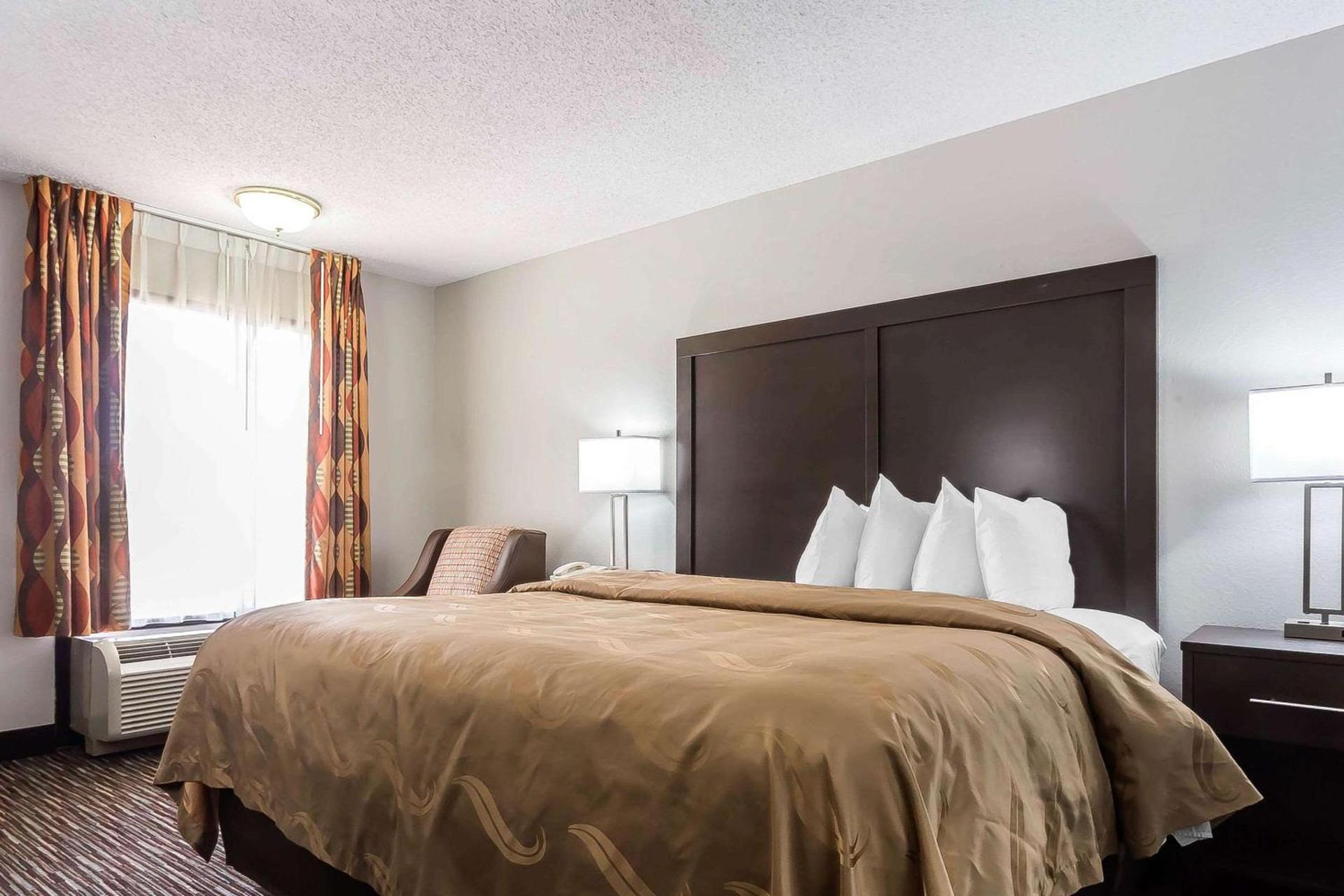 Quality Inn & Suites Mooresville-Lake Norman photo 10