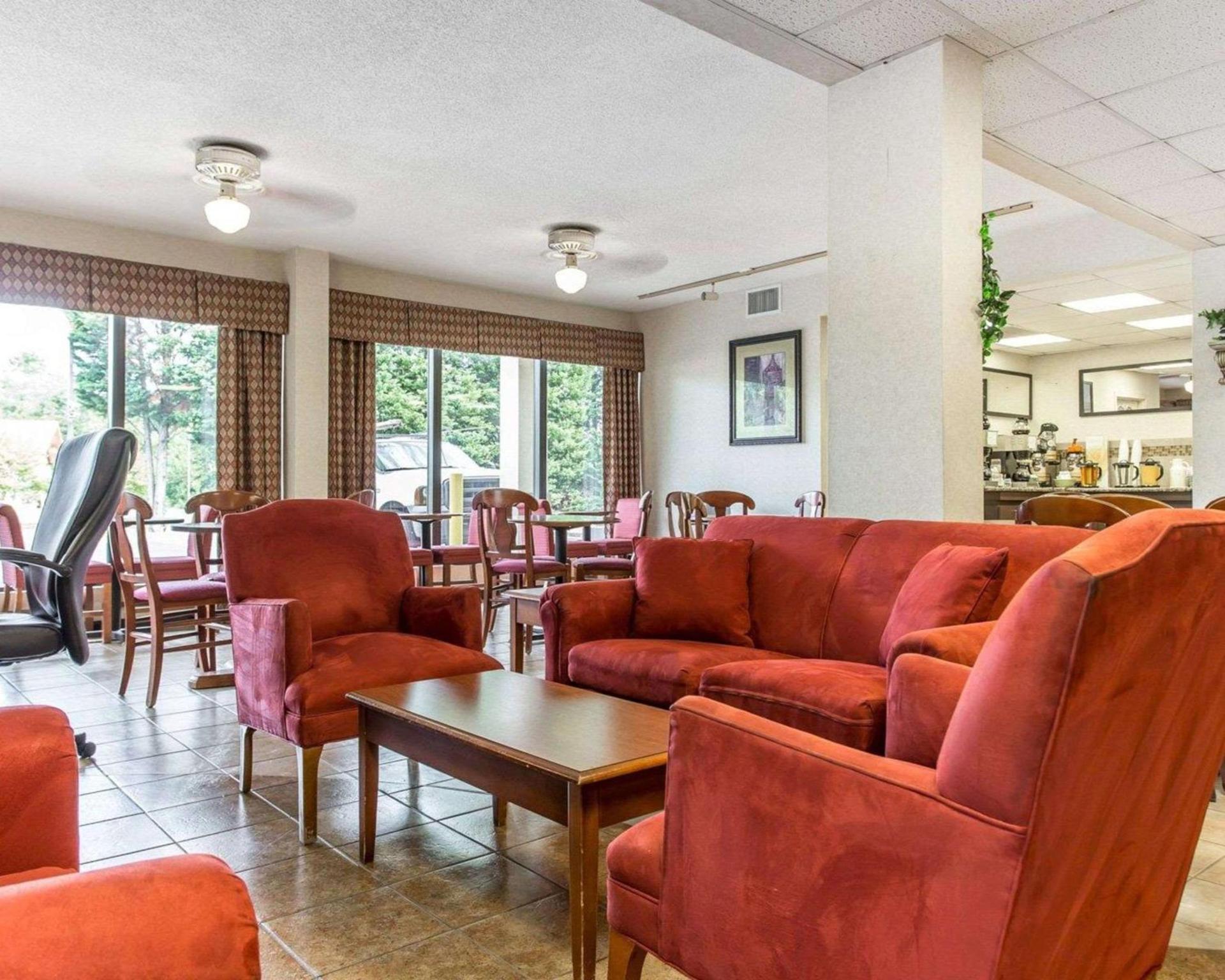 Townhouse Winston Salem - University photo 13