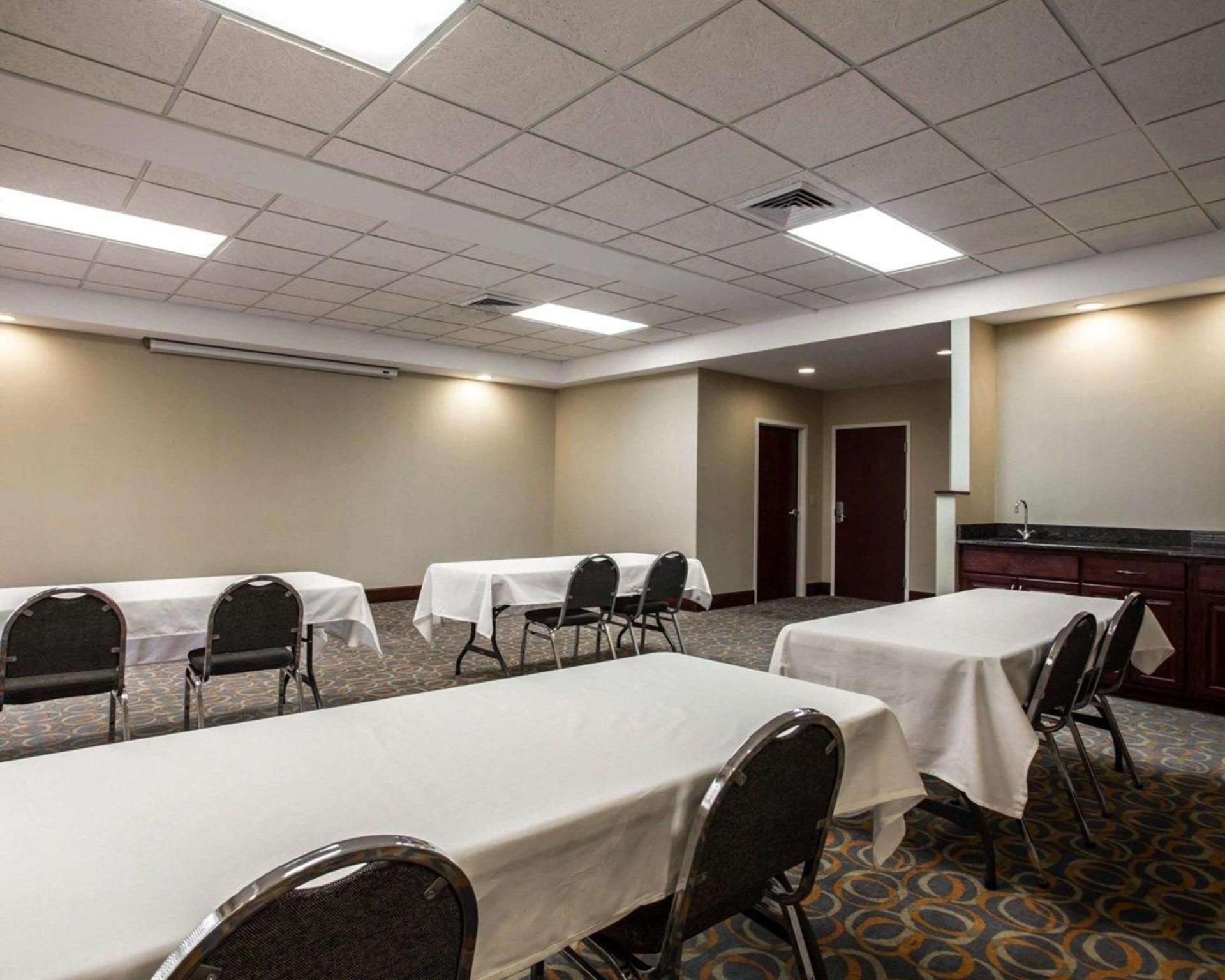 Comfort Inn & Suites Lumberton Central I-95 photo 22