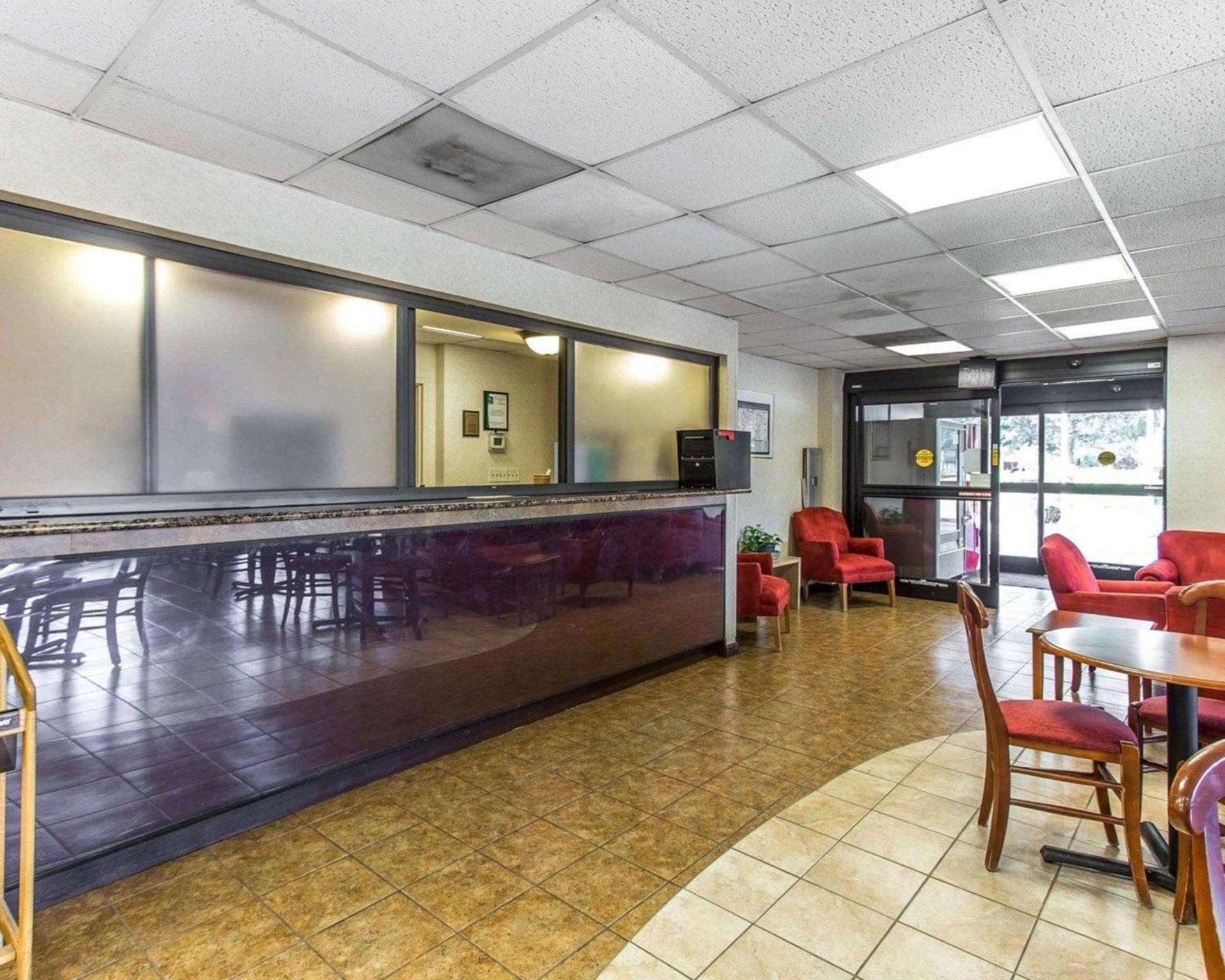 Townhouse Winston Salem - University photo 19