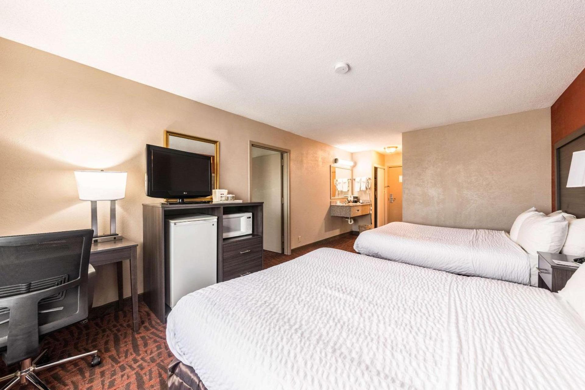 Lake Norman Inn and Suites photo 9