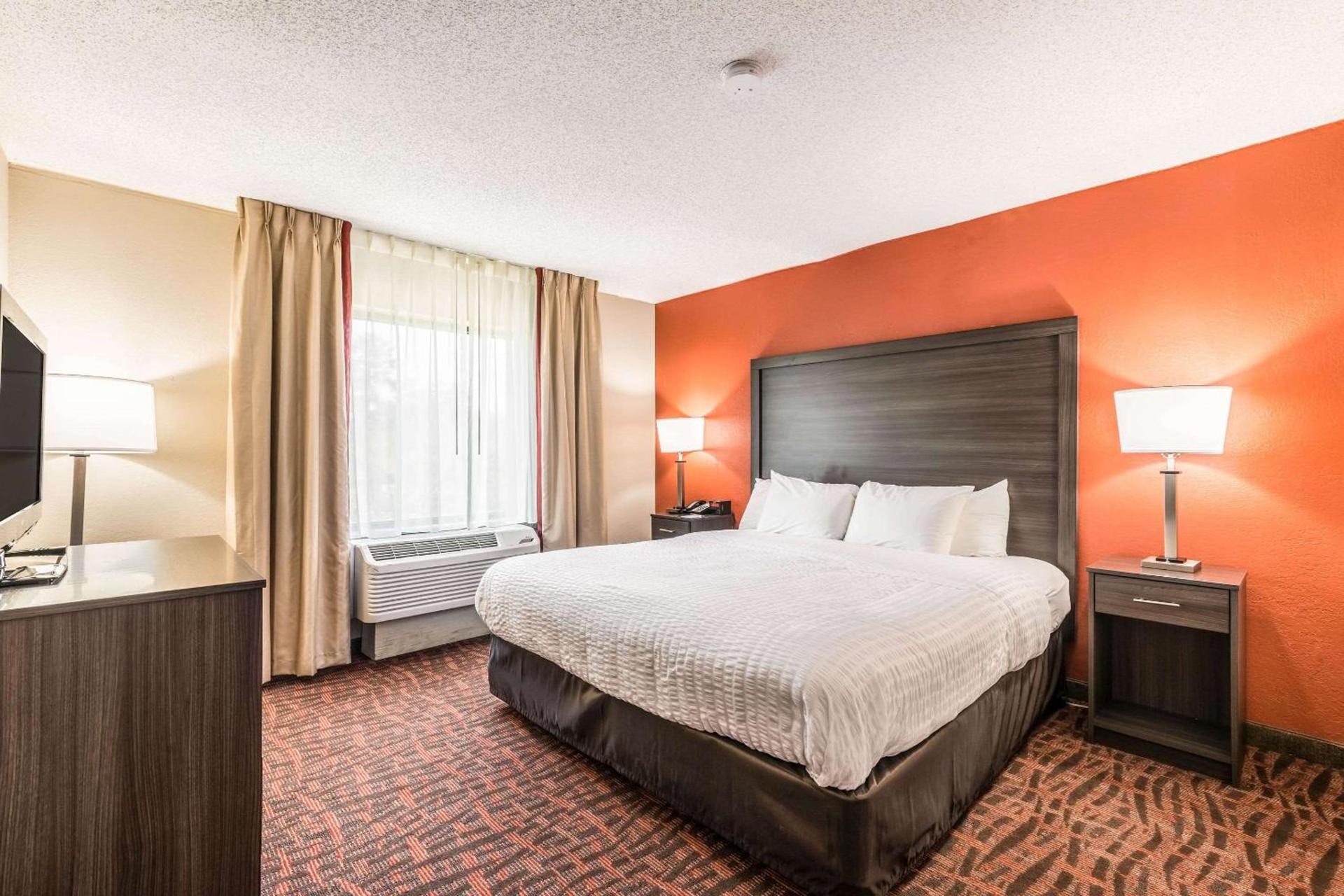 Lake Norman Inn and Suites photo 32