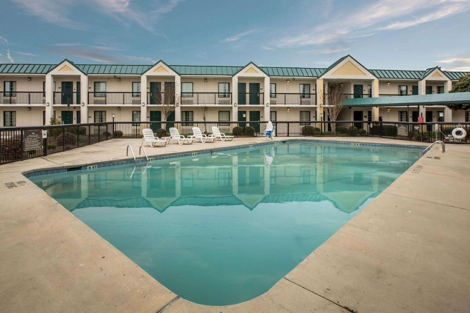Quality Inn & Suites Hanes Mall photo 27