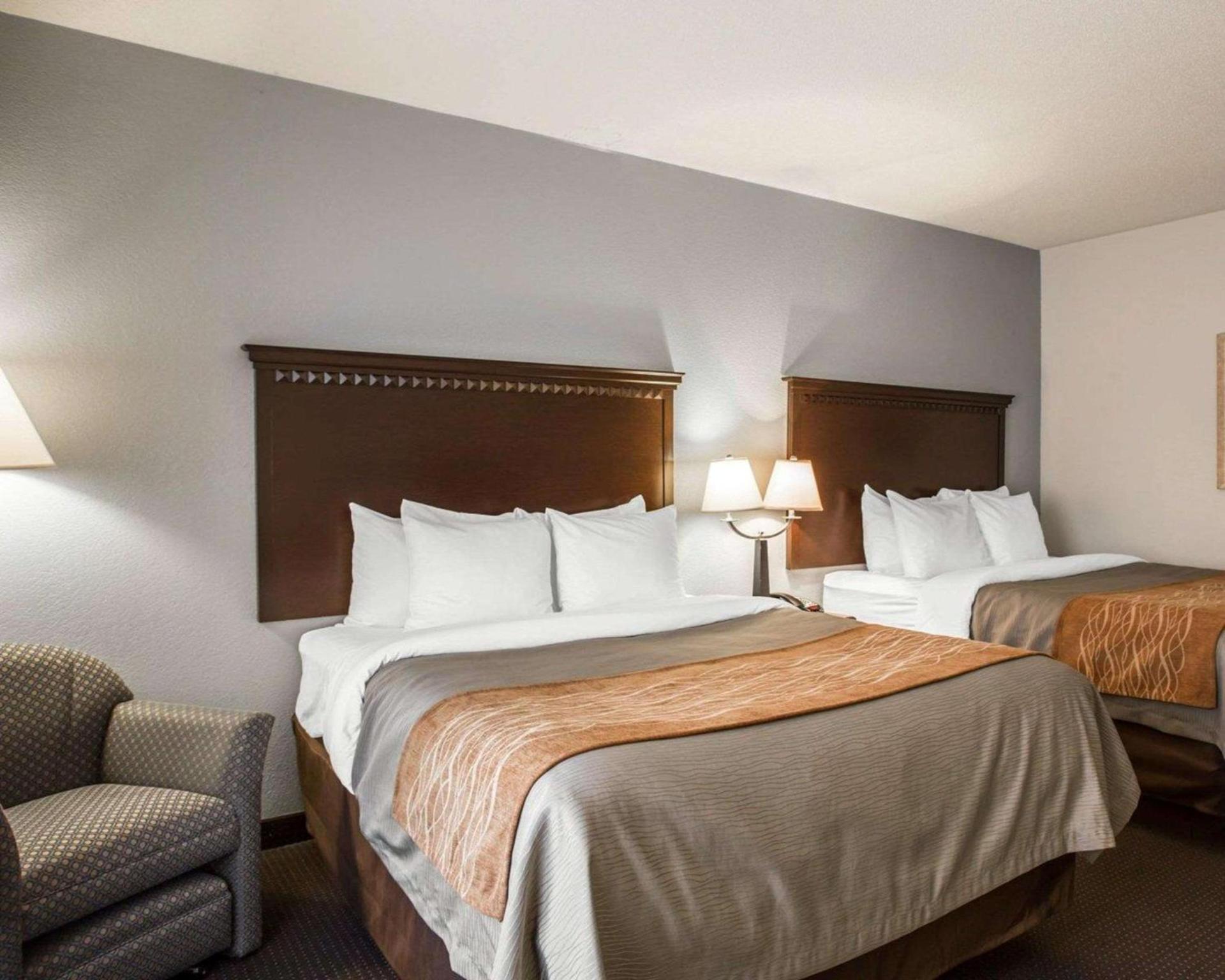 Comfort Inn & Suites Lumberton Central I-95 photo 8