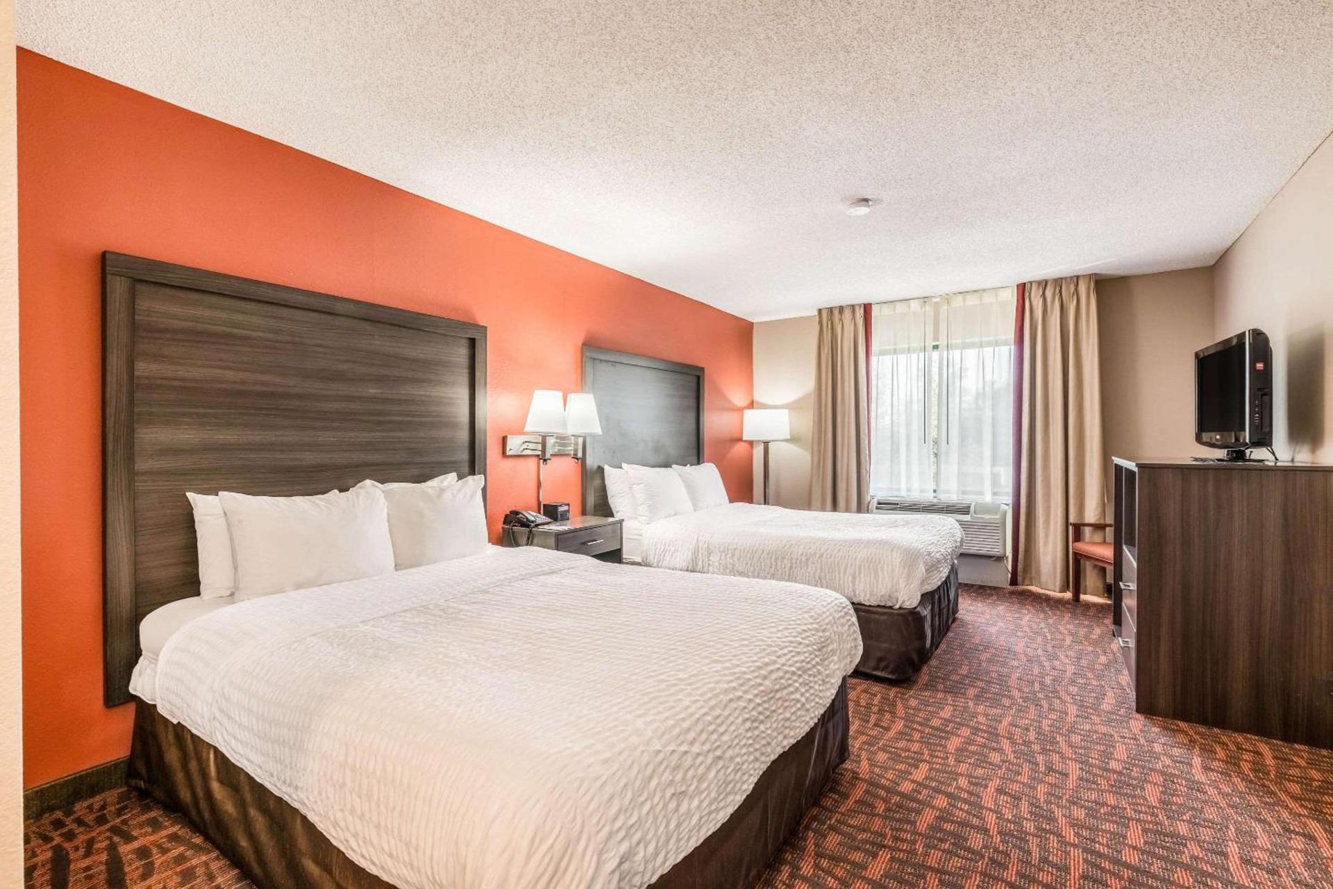 Lake Norman Inn and Suites photo 41