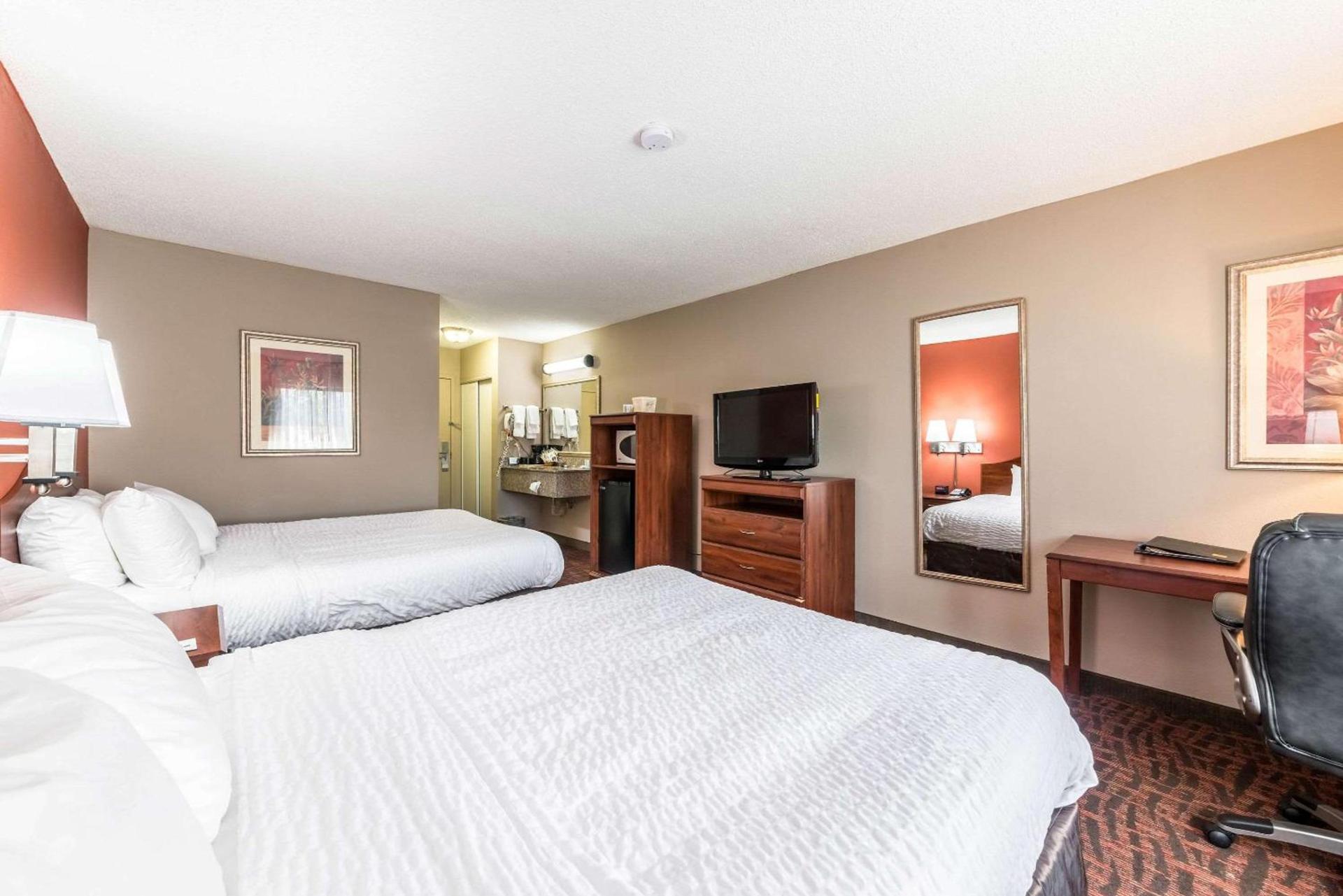 Lake Norman Inn and Suites photo 33