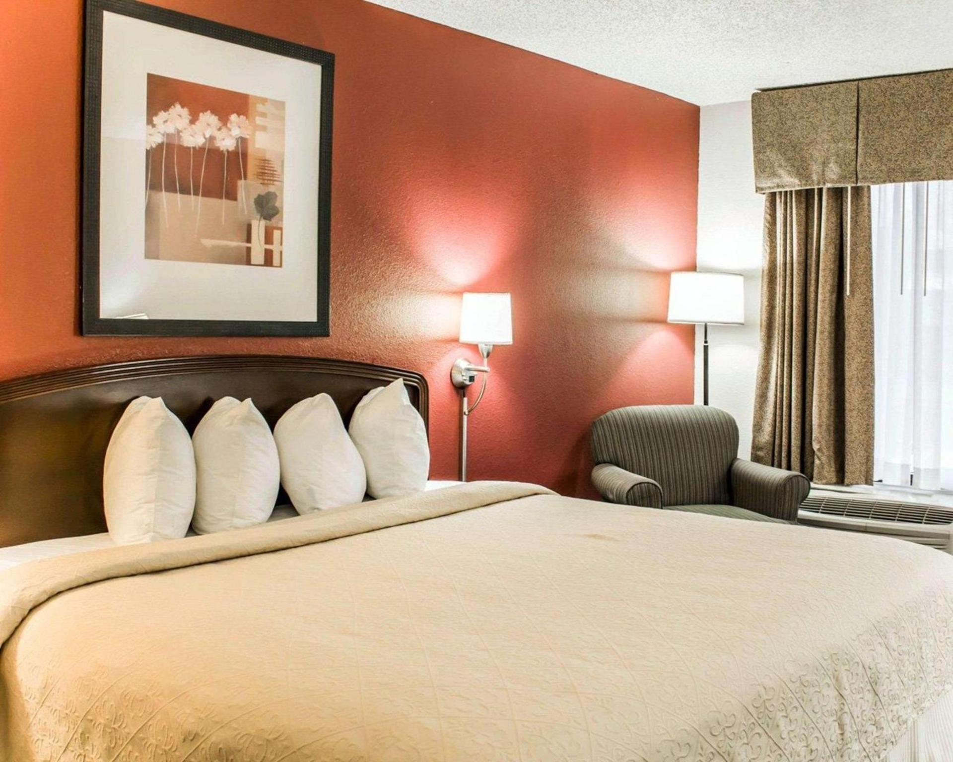Quality Inn Roanoke near Lake Gaston photo 12