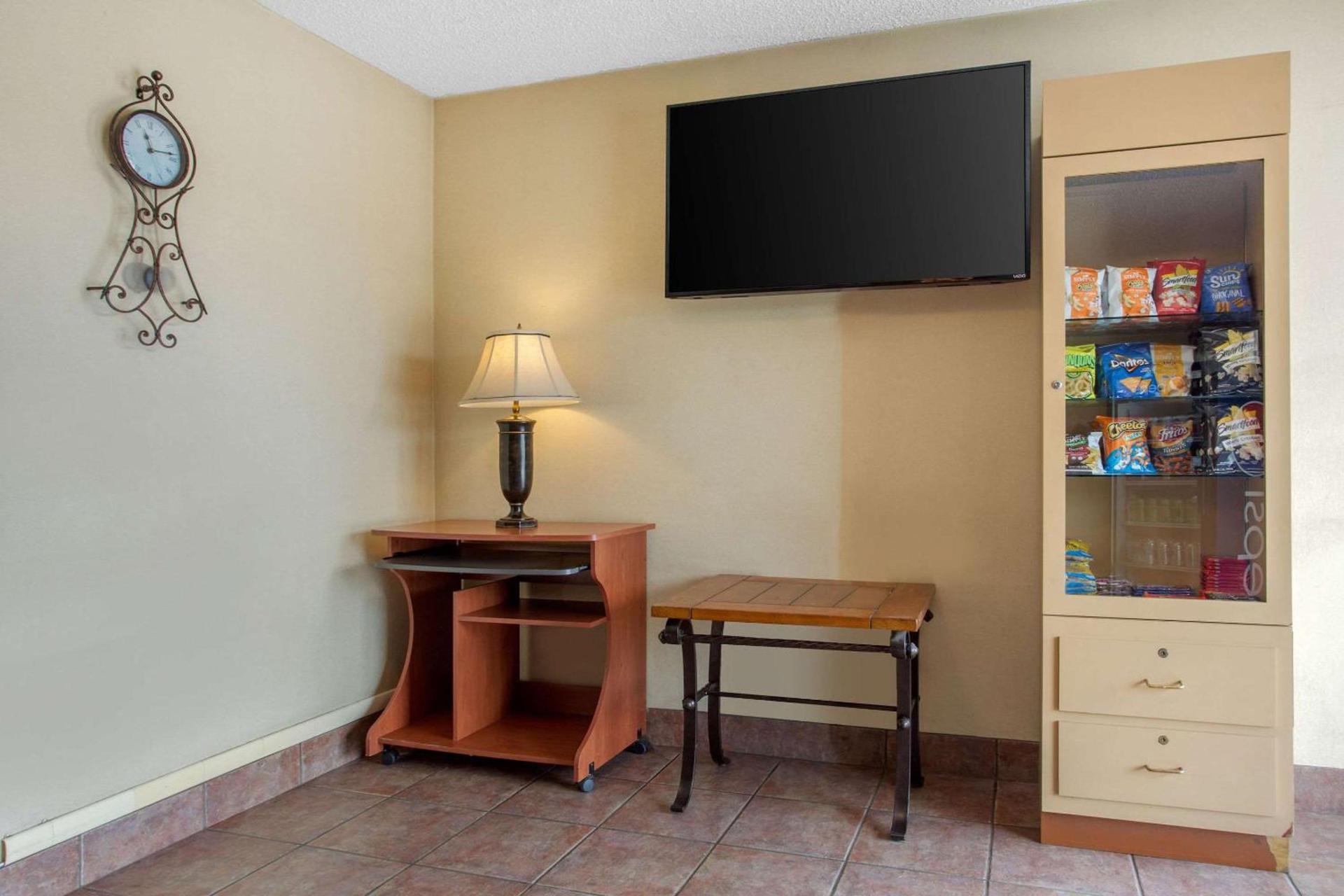 Rodeway Inn Asheville photo 5
