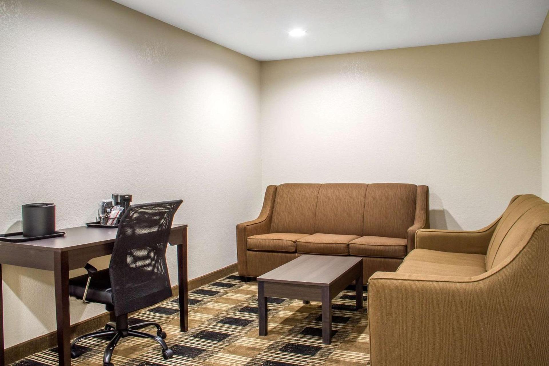 Quality Inn & Suites Maggie Valley - Cherokee Area photo 16