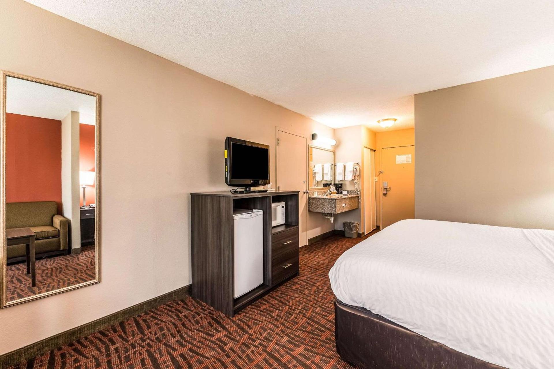 Lake Norman Inn and Suites photo 19