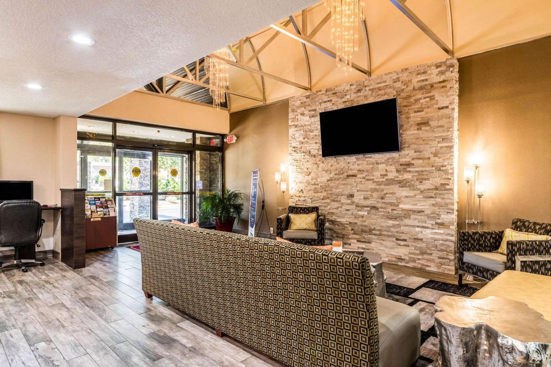 Lake Norman Inn and Suites photo 3