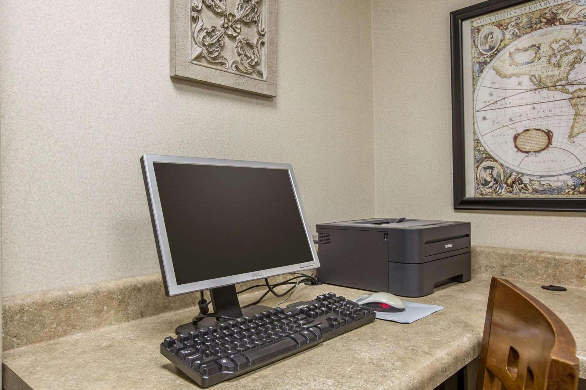 Quality Inn & Suites Hanes Mall photo 33