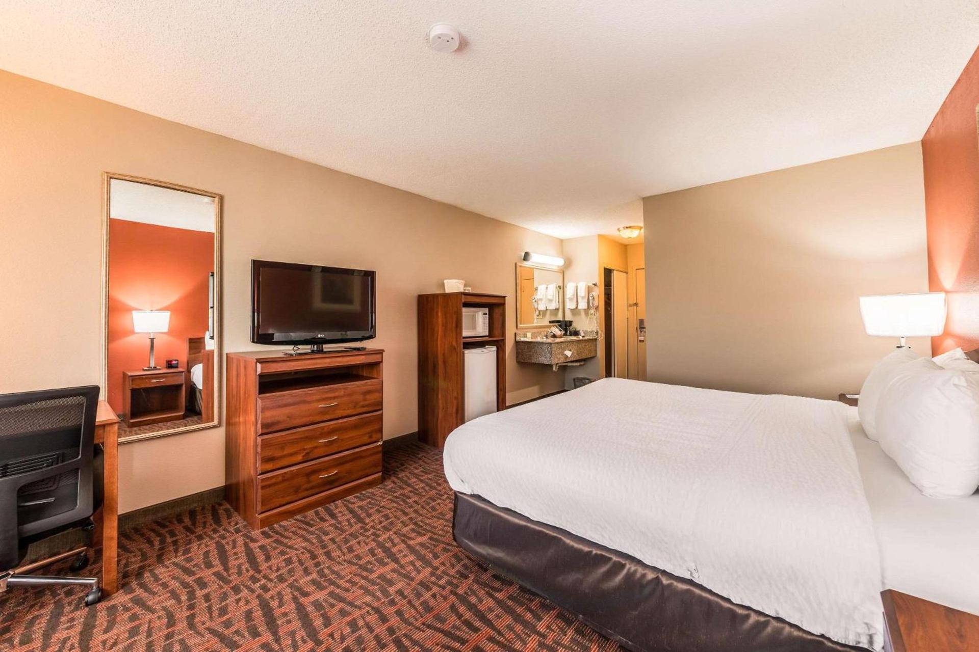 Lake Norman Inn and Suites photo 45