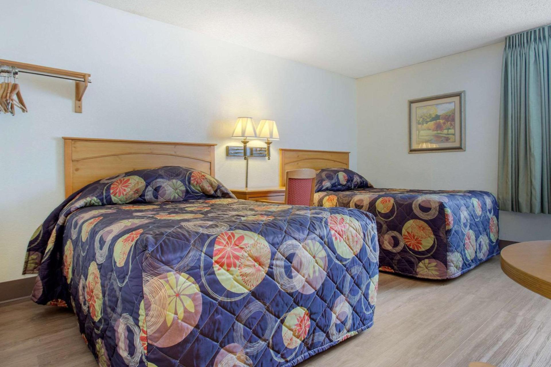 Rodeway Inn Asheville photo 10