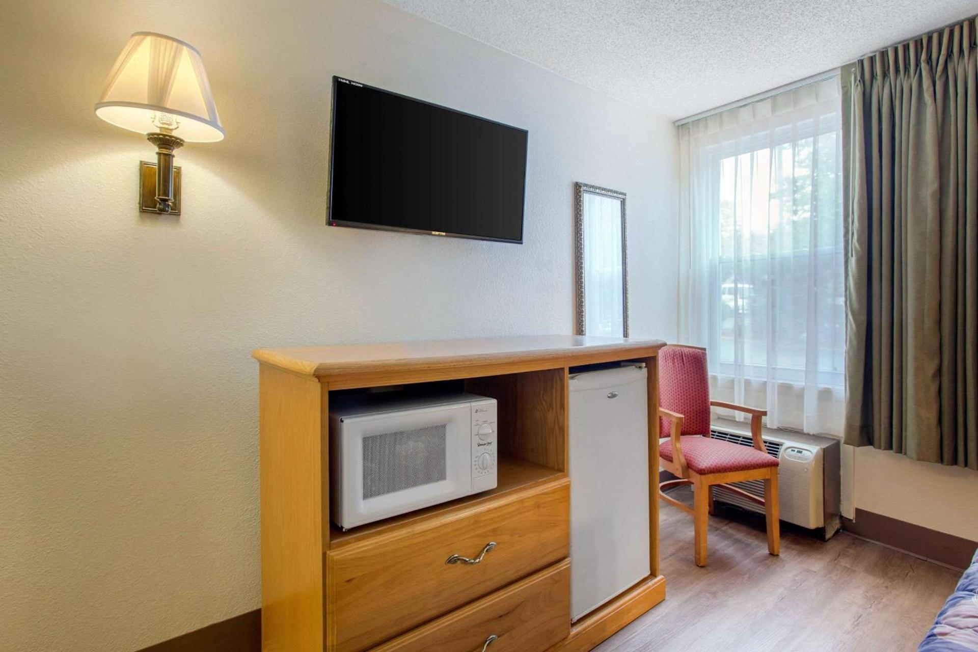Rodeway Inn Asheville photo 19