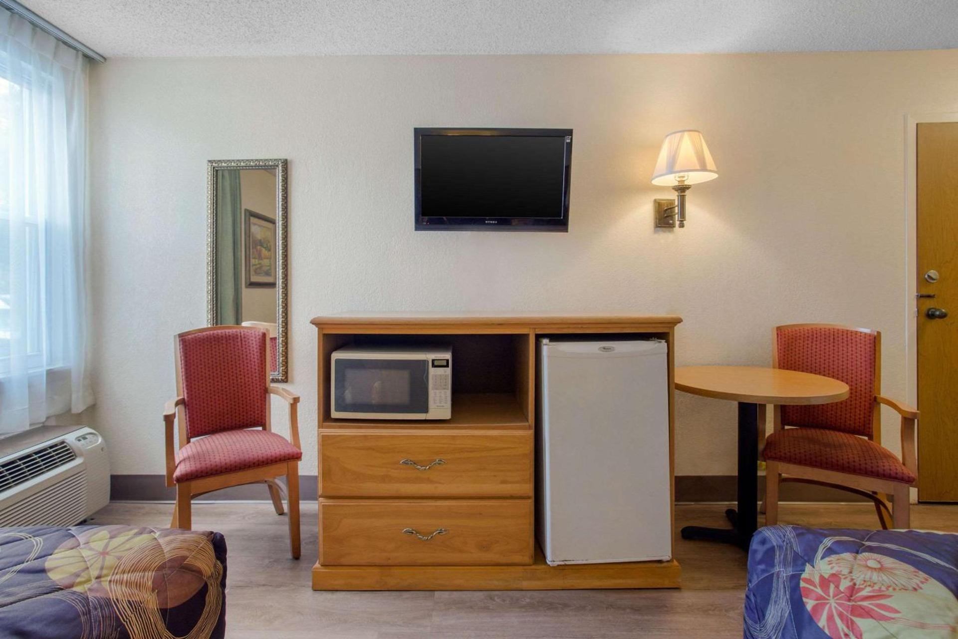 Rodeway Inn Asheville photo 20