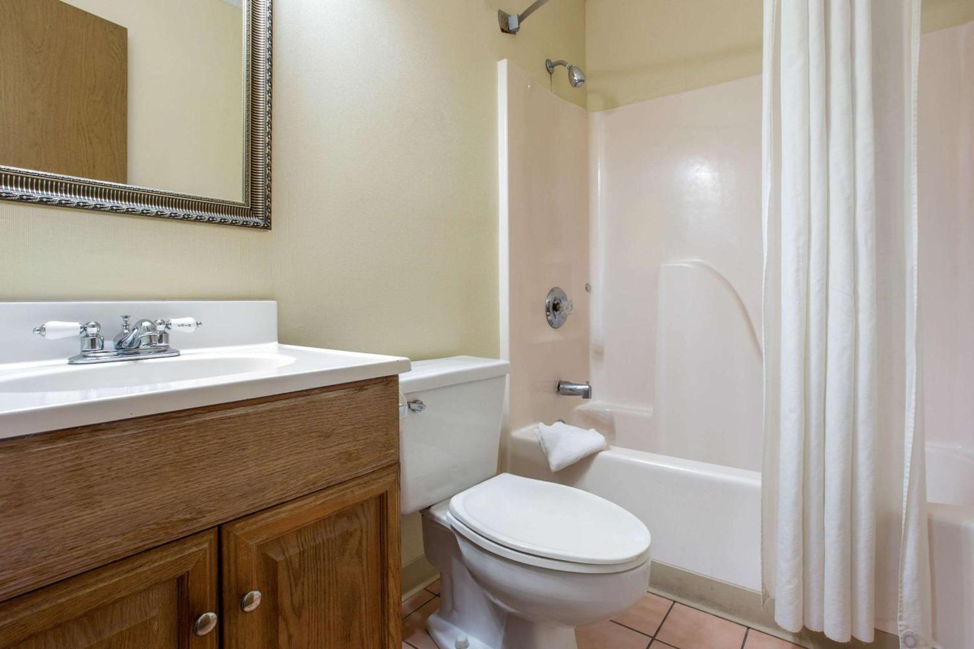 Rodeway Inn Asheville photo 21