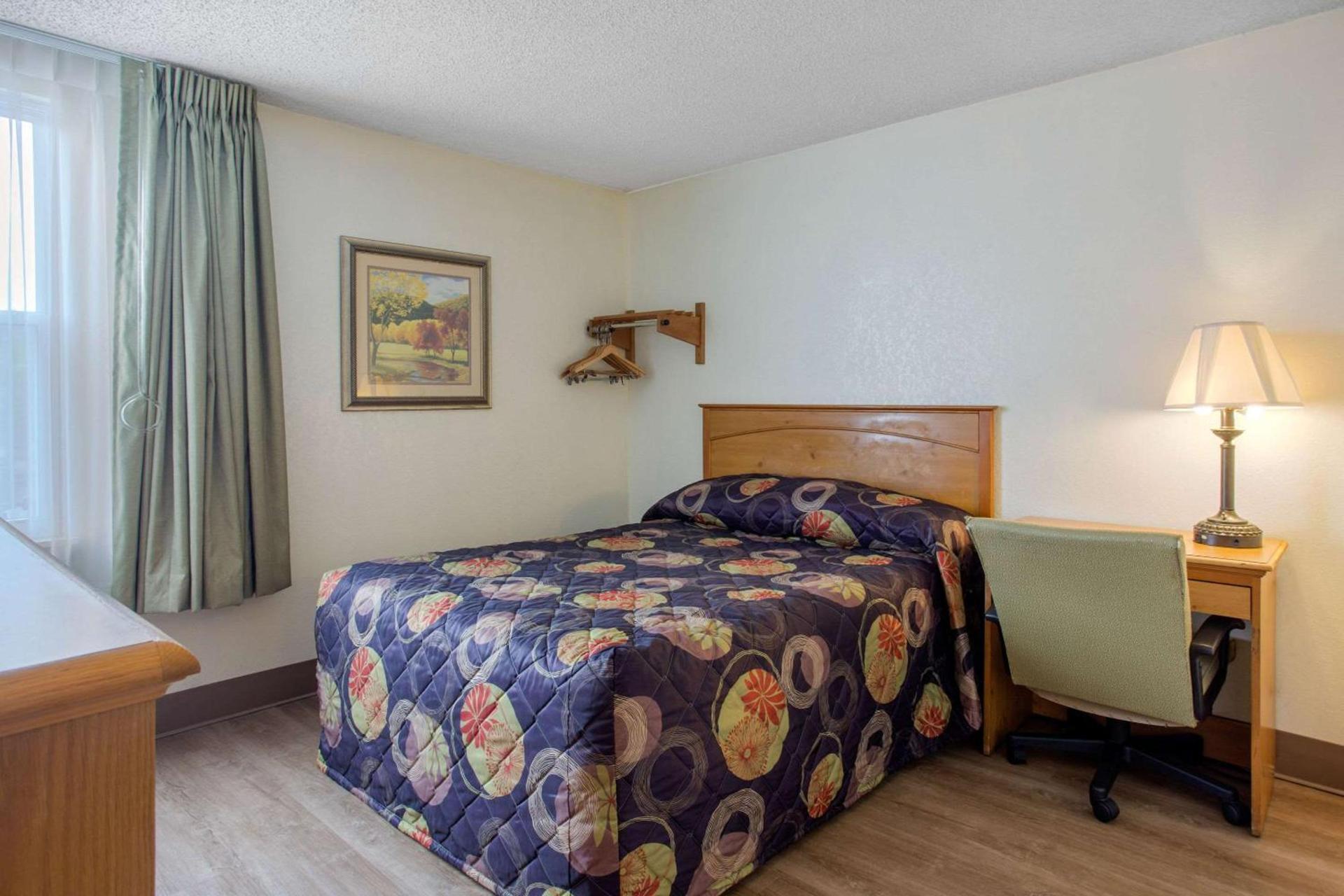 Rodeway Inn Asheville photo 24
