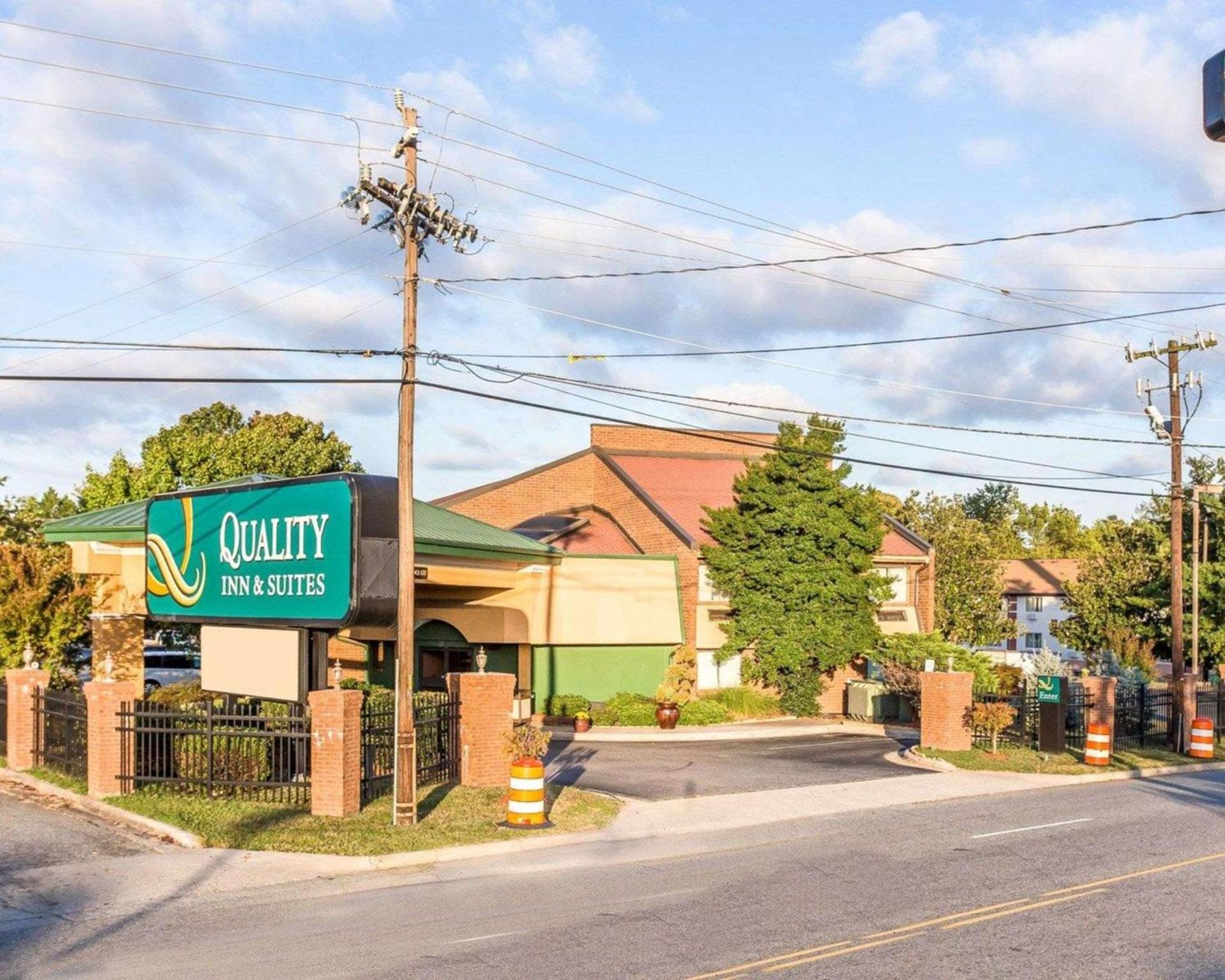 Quality Inn & Suites Coliseum photo 1