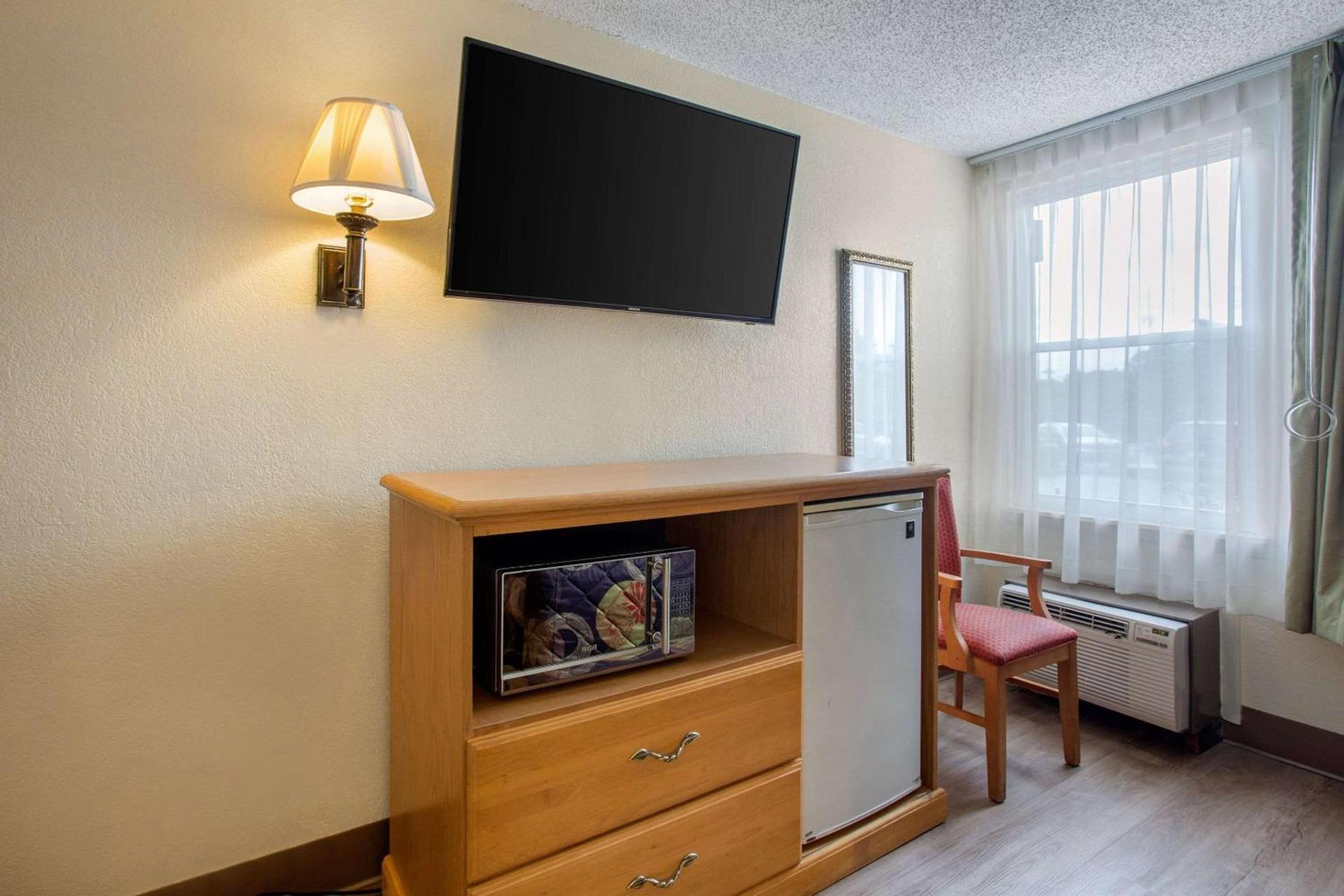 Rodeway Inn Asheville photo 28