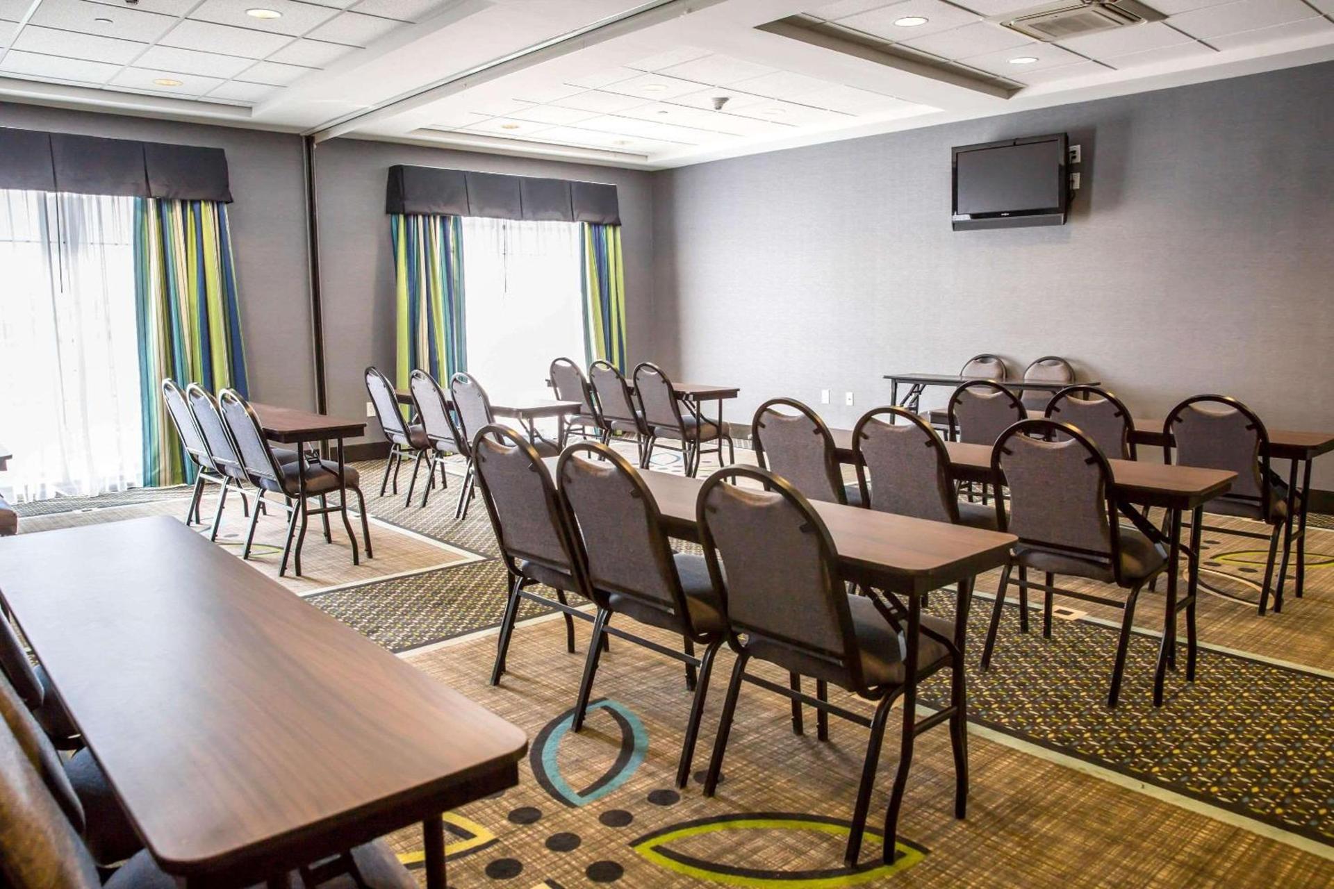 Comfort Suites New Bern near Cherry Point photo 25