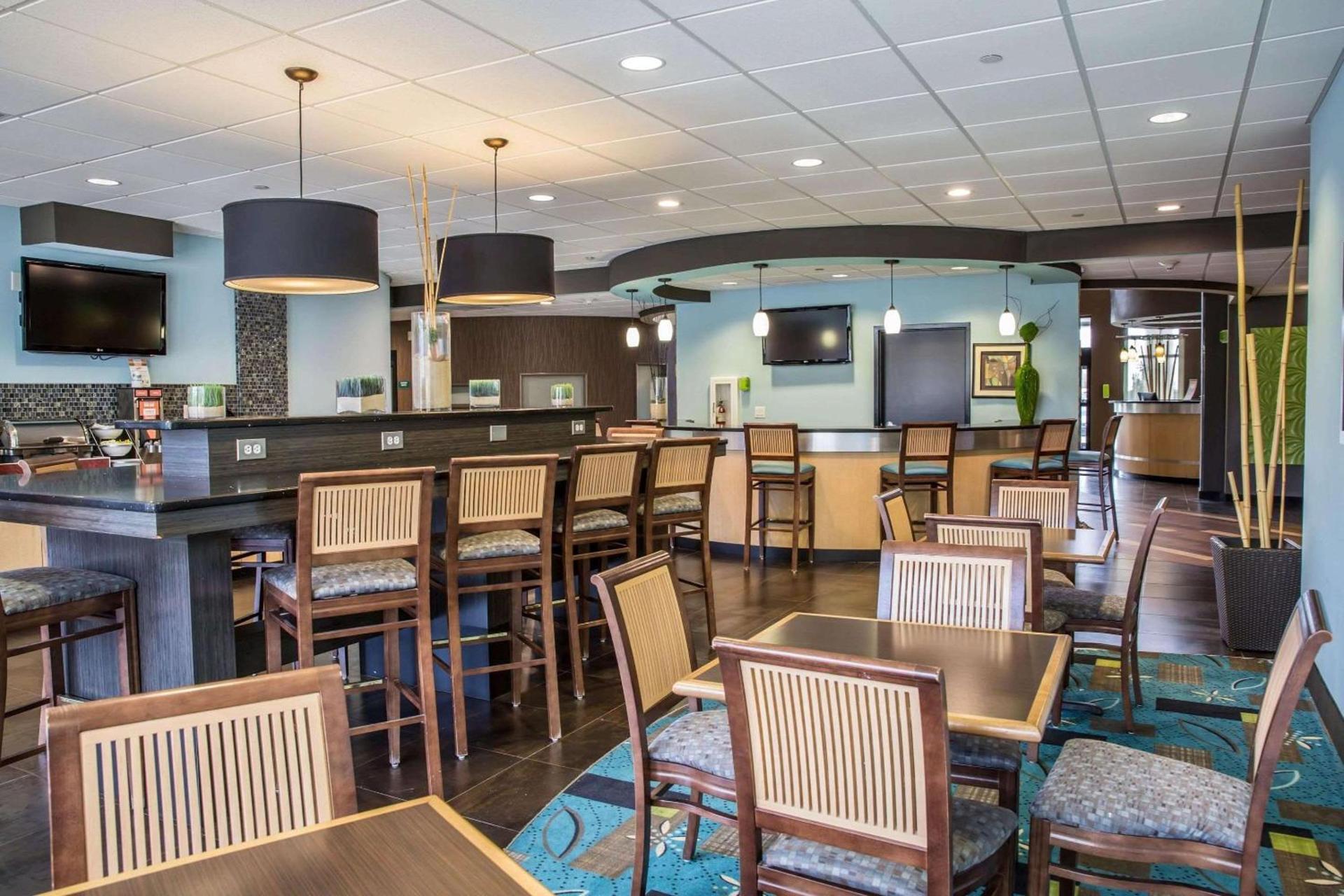 Comfort Suites New Bern near Cherry Point photo 29