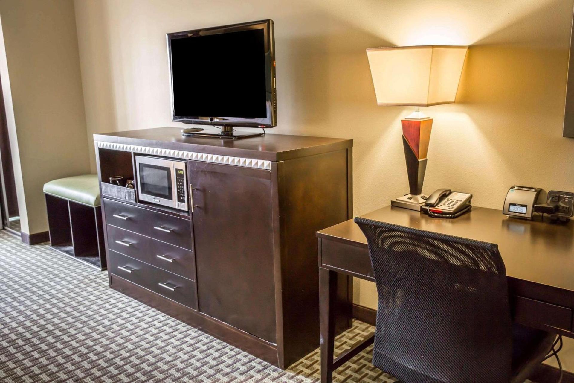 Comfort Suites New Bern near Cherry Point photo 17