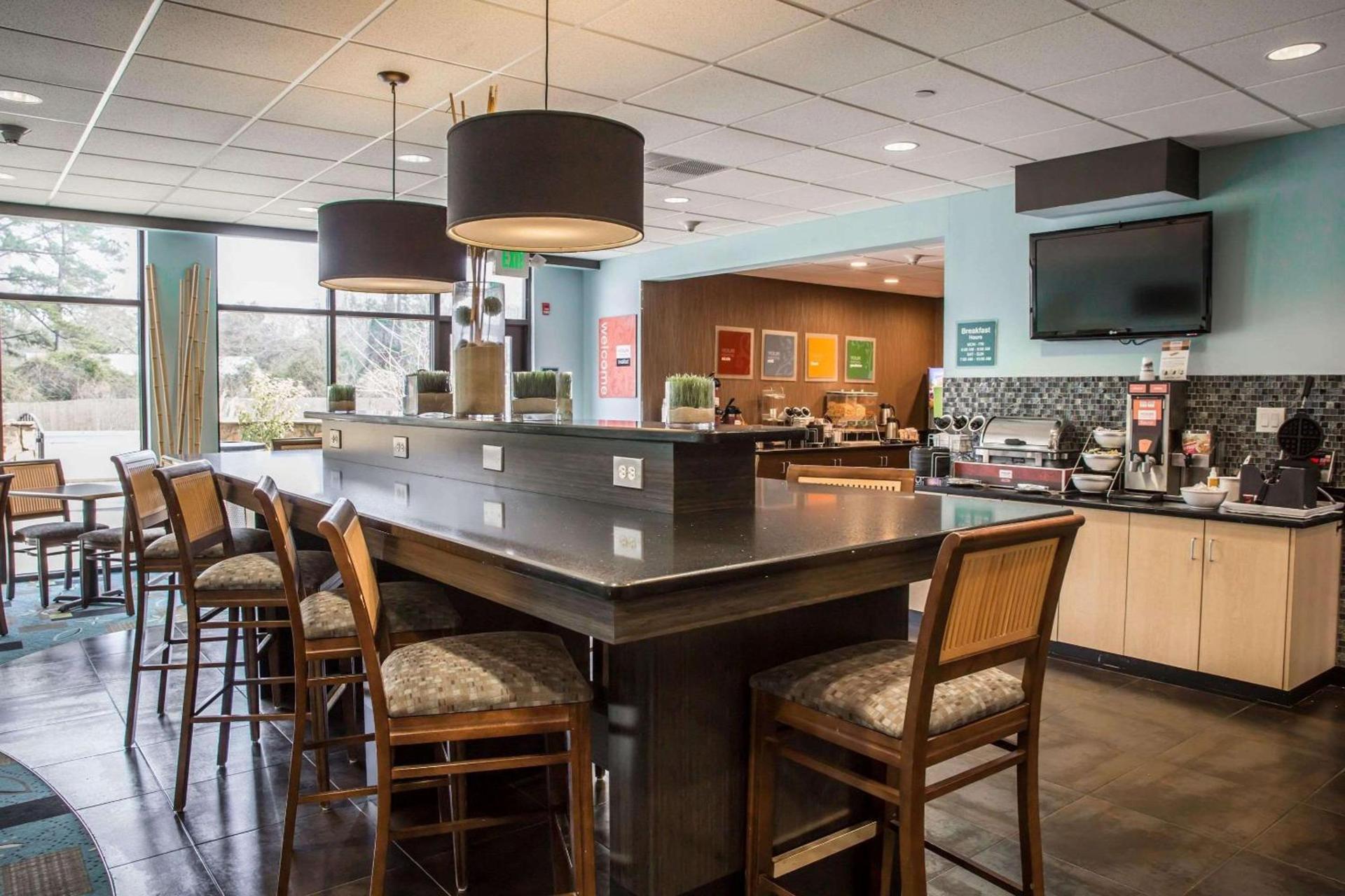 Comfort Suites New Bern near Cherry Point photo 30