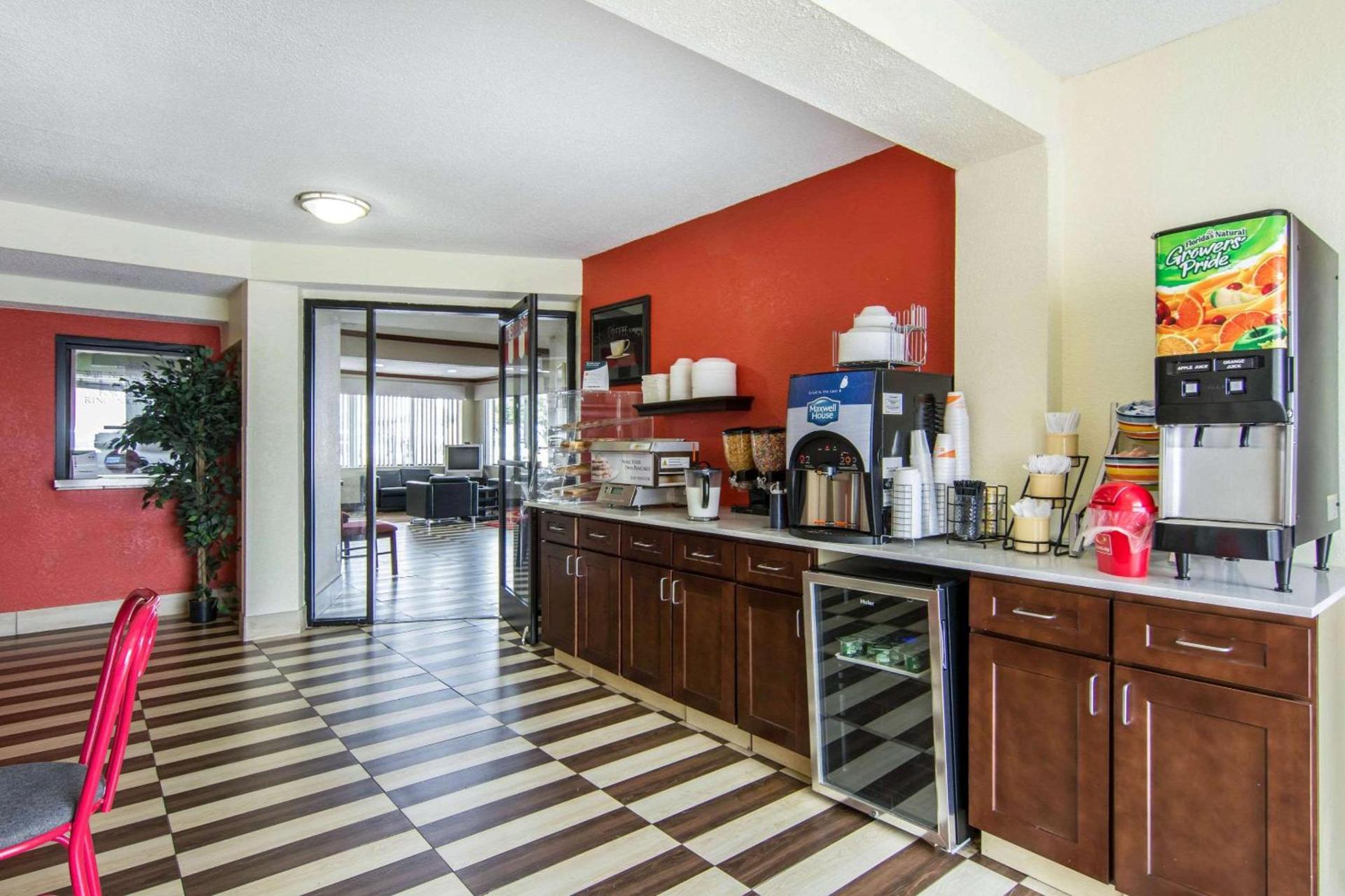 Park Inn by Radisson, Weldon - Roanoke Rapids photo 9