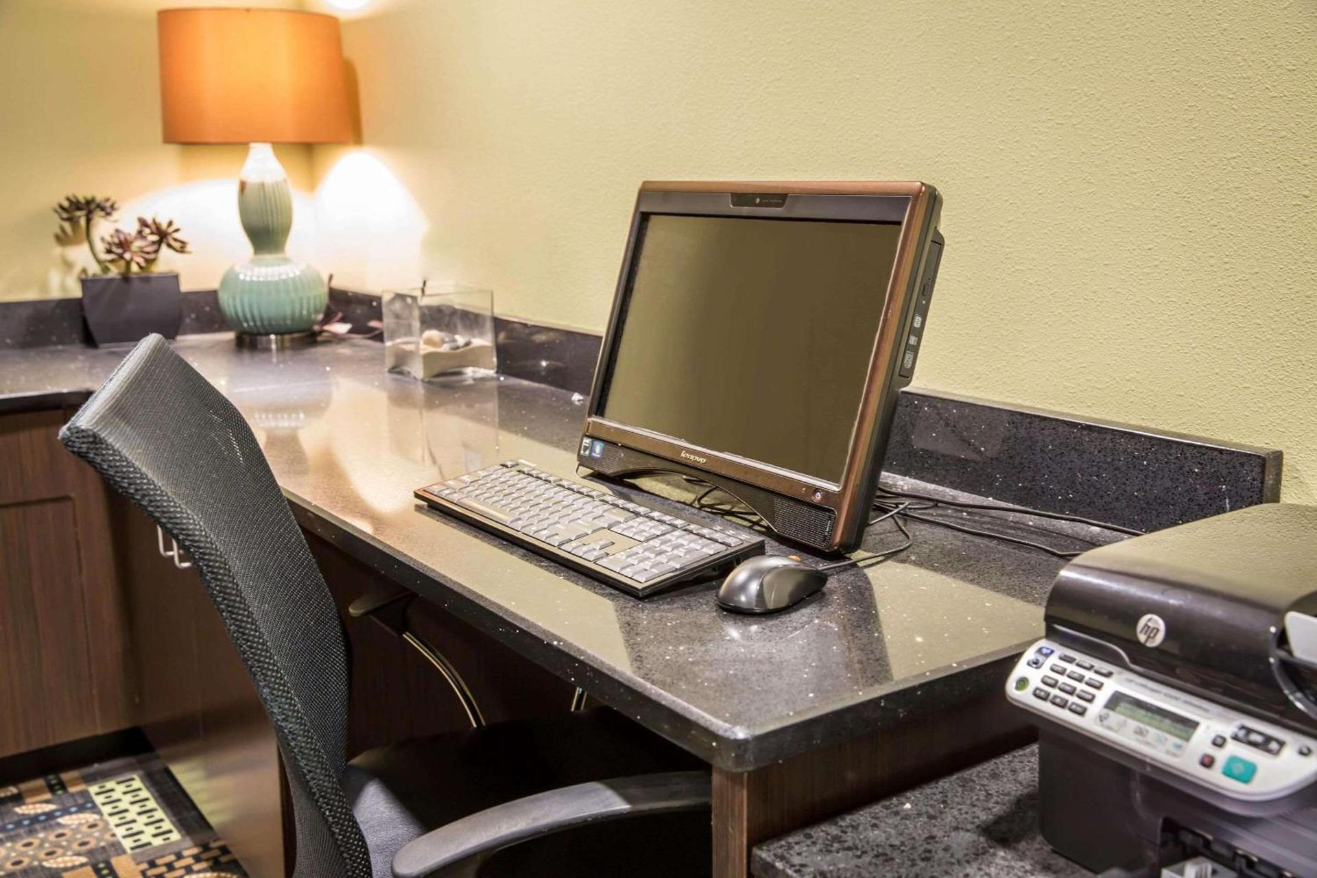 Comfort Suites New Bern near Cherry Point photo 24