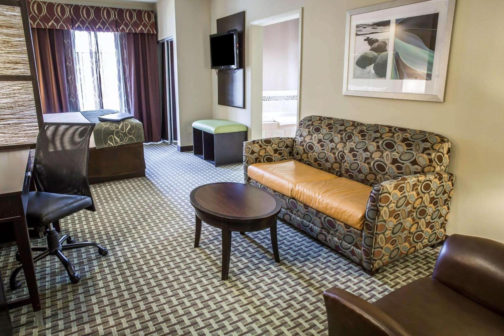 Comfort Suites New Bern near Cherry Point photo 13