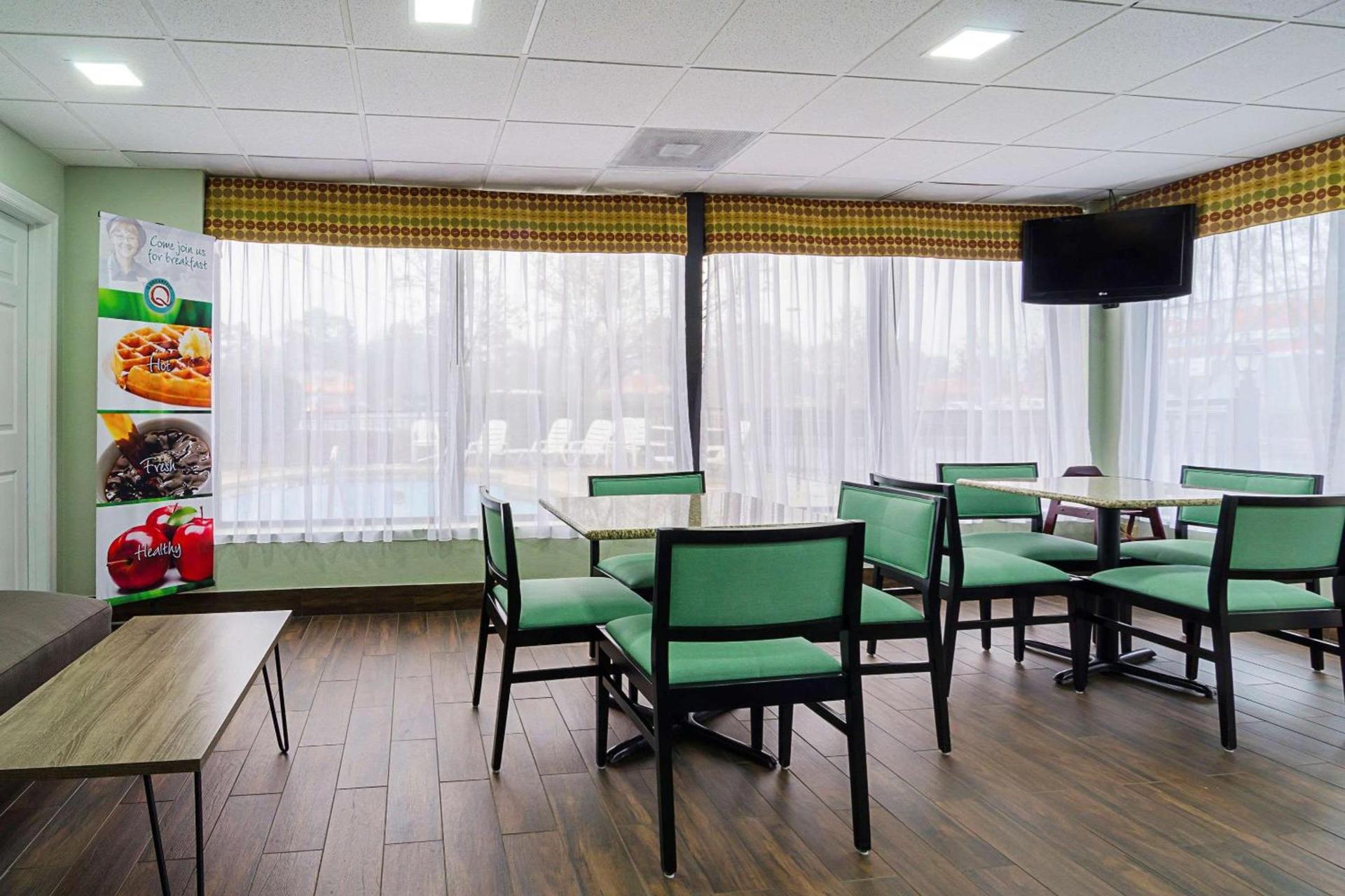 Quality Inn Raeford photo 18