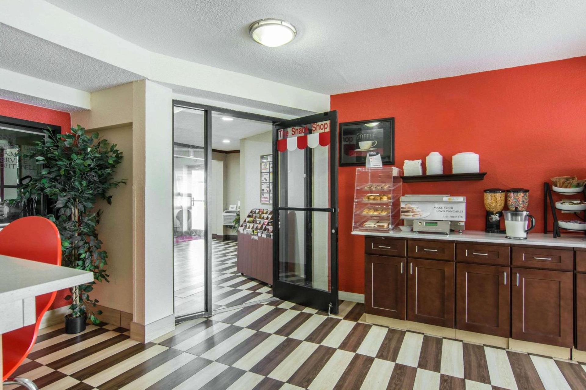 Park Inn by Radisson, Weldon - Roanoke Rapids photo 8